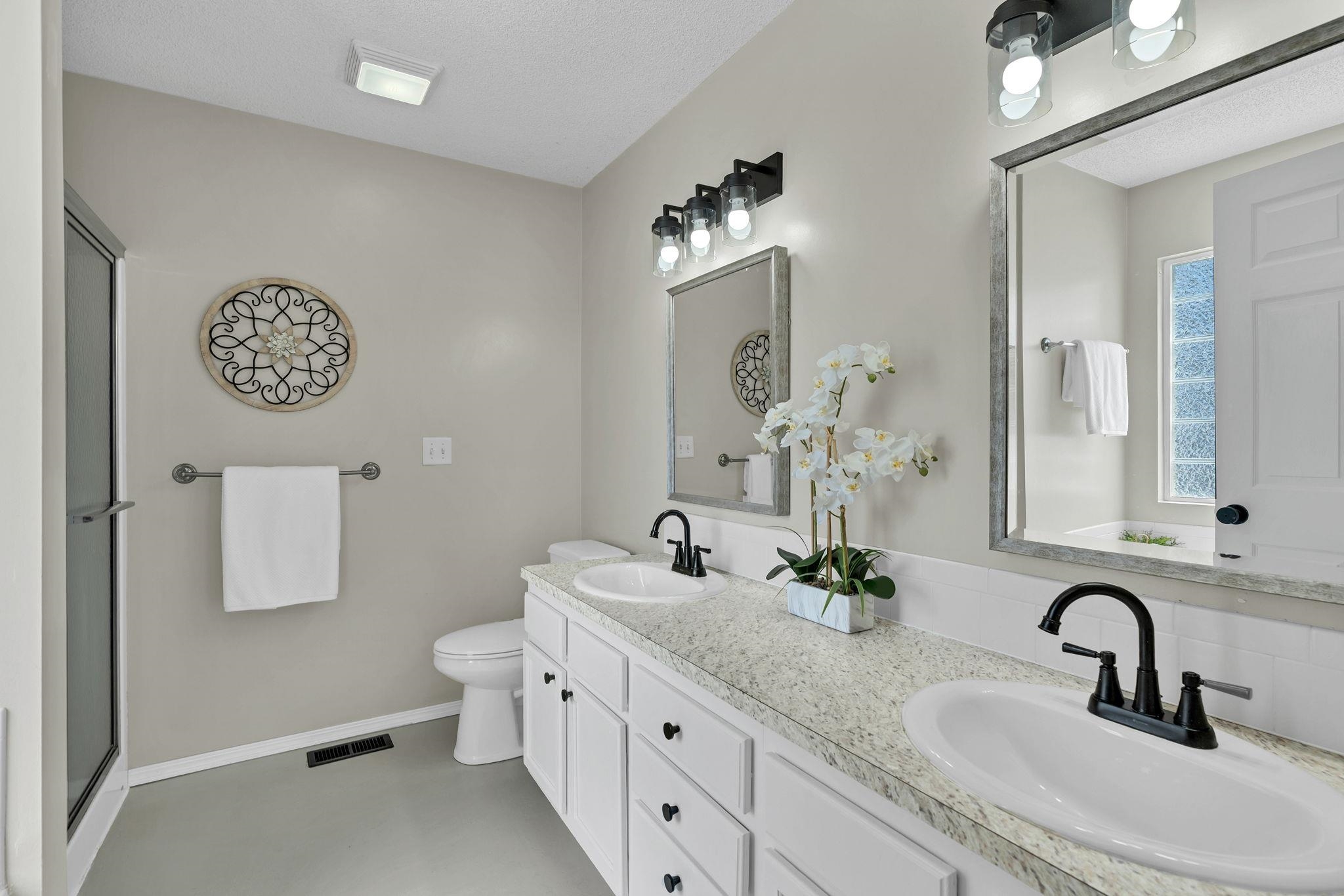 1910 N Nickelton Court Wichita KS 67235