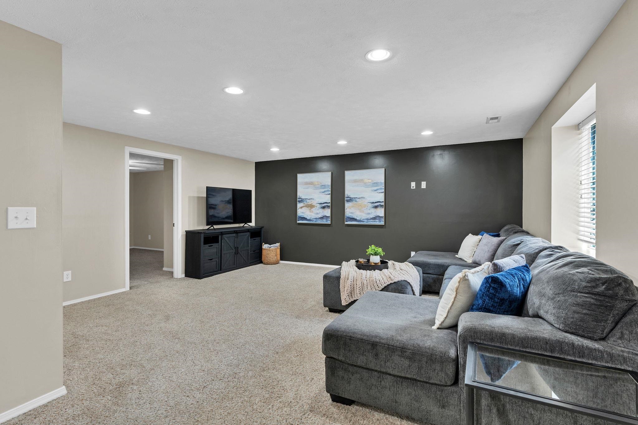 1910 N Nickelton Court Wichita KS 67235