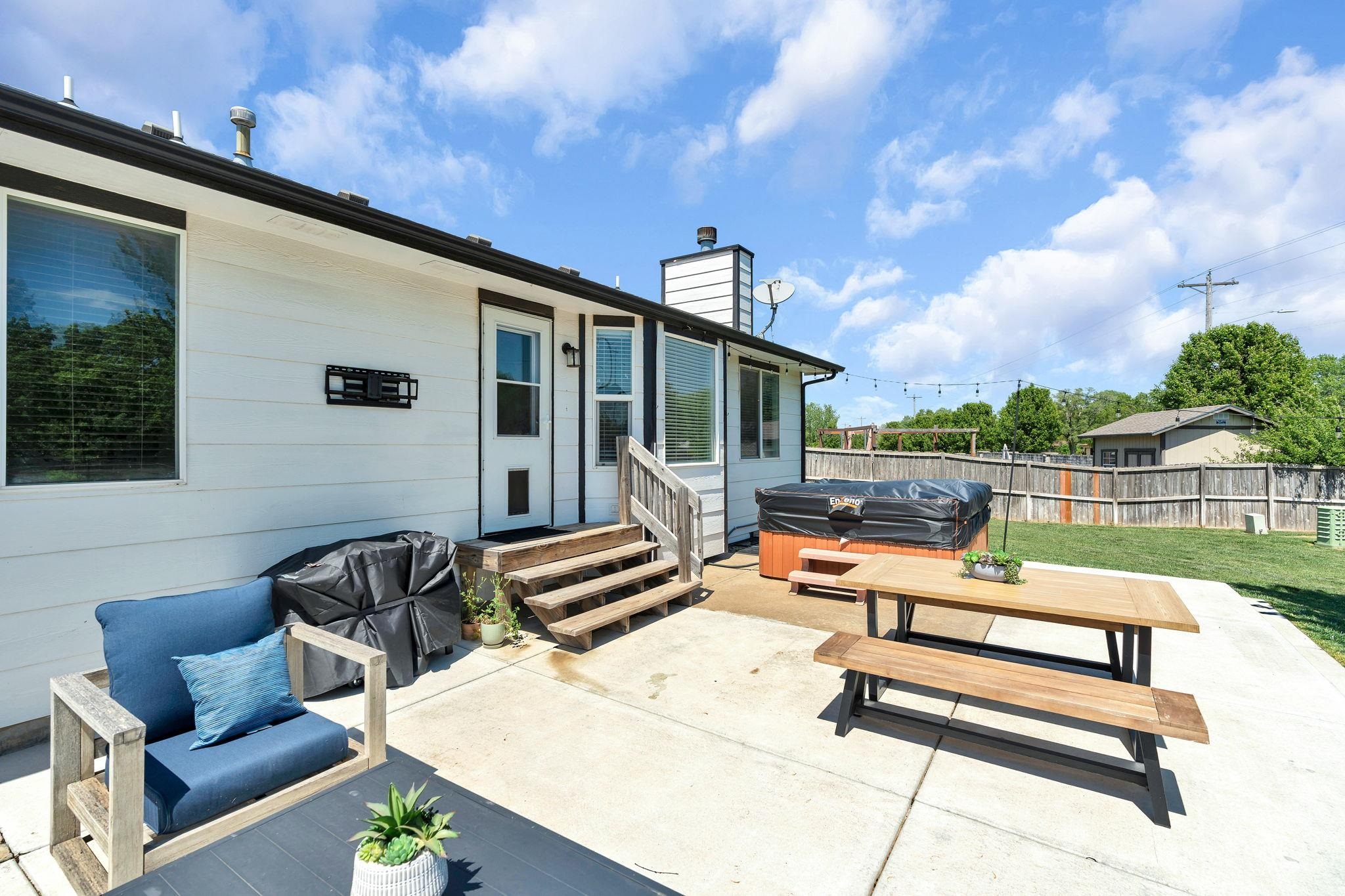1910 N Nickelton Court Wichita KS 67235