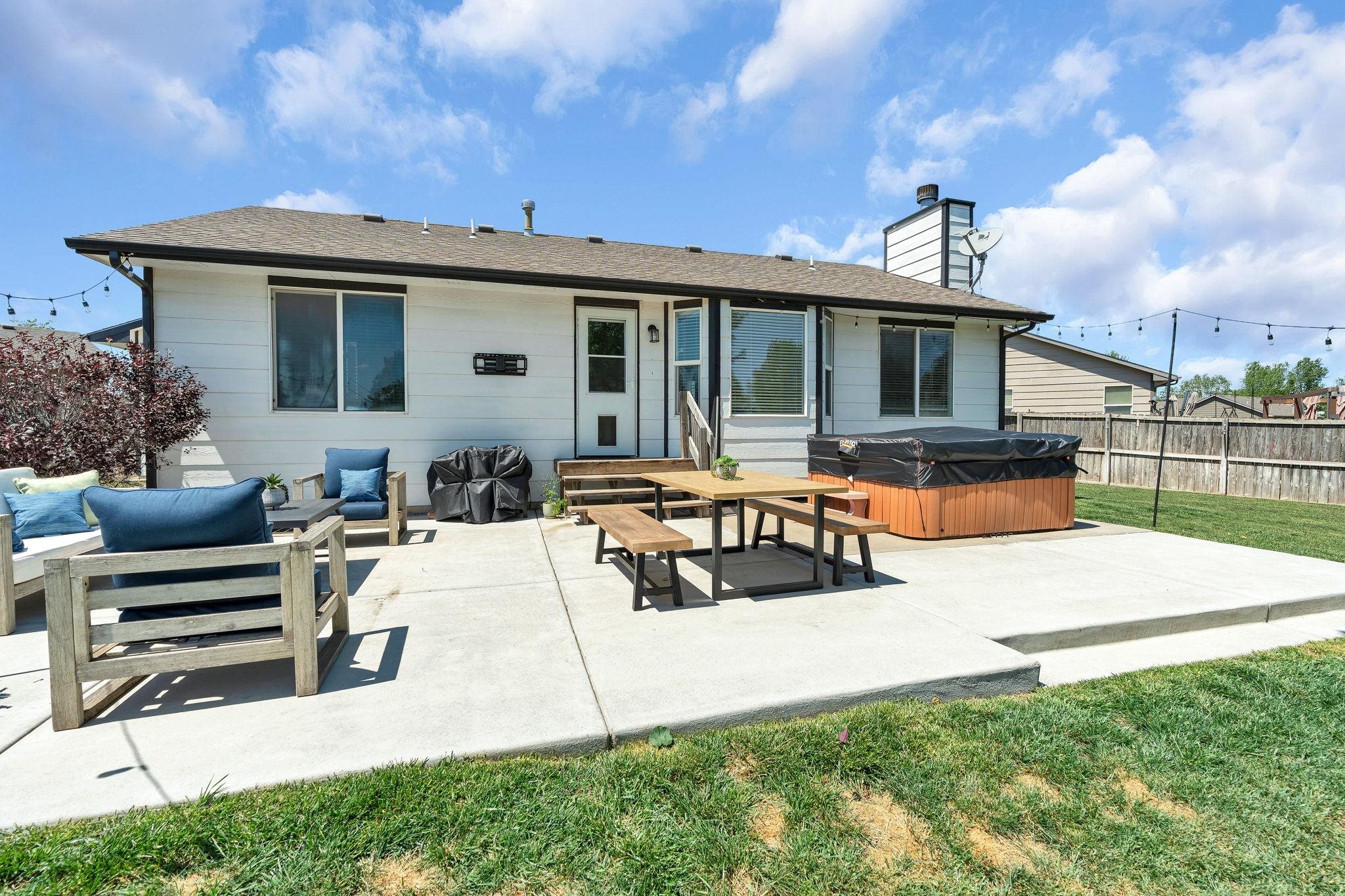 1910 N Nickelton Court Wichita KS 67235