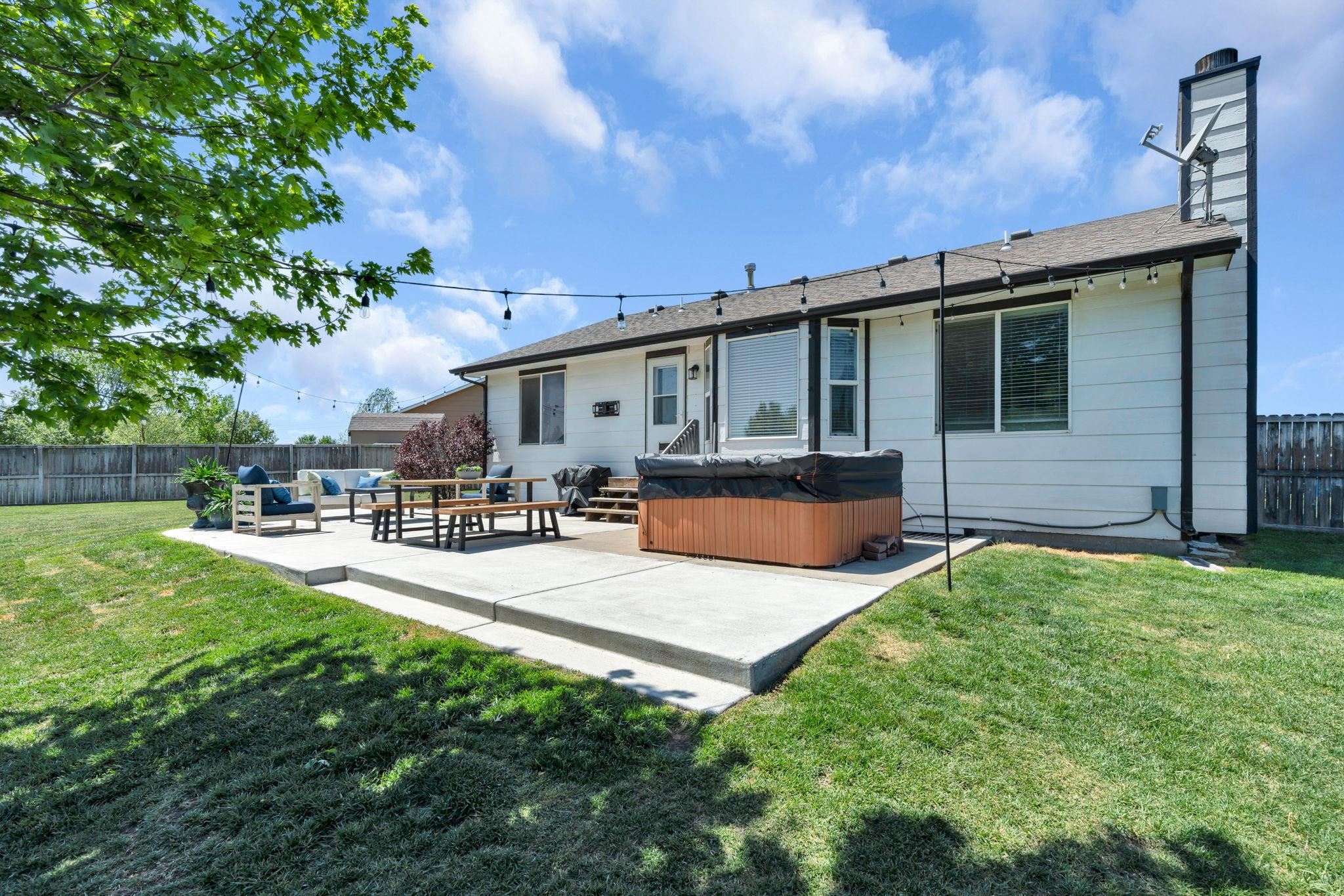 1910 N Nickelton Court Wichita KS 67235