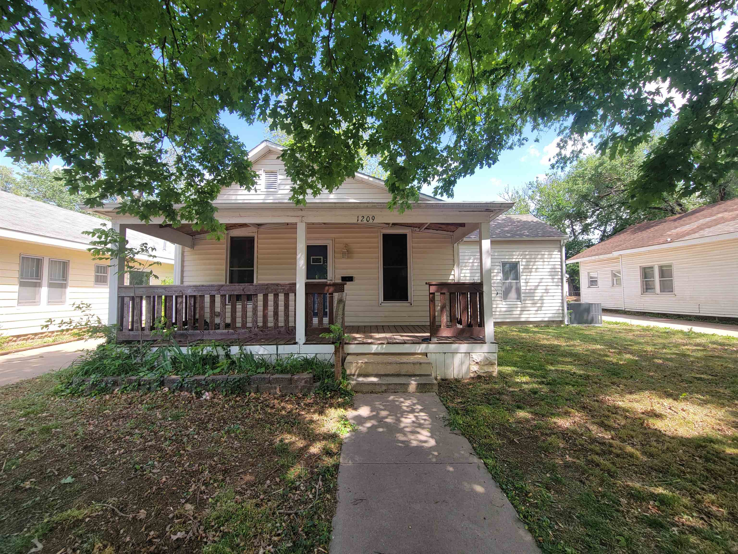 1209 N C Wellington KS 67152