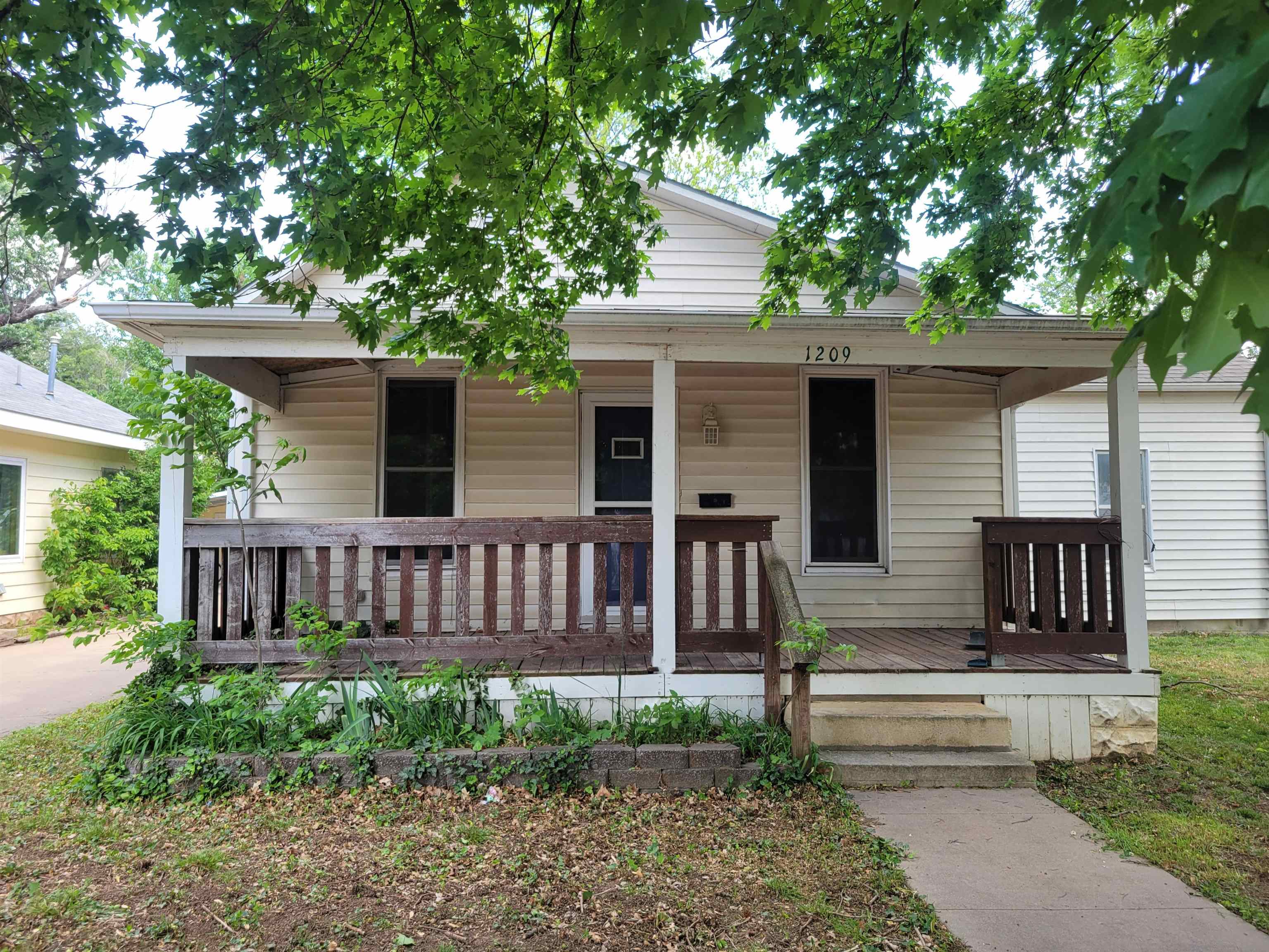 1209 N C Wellington KS 67152
