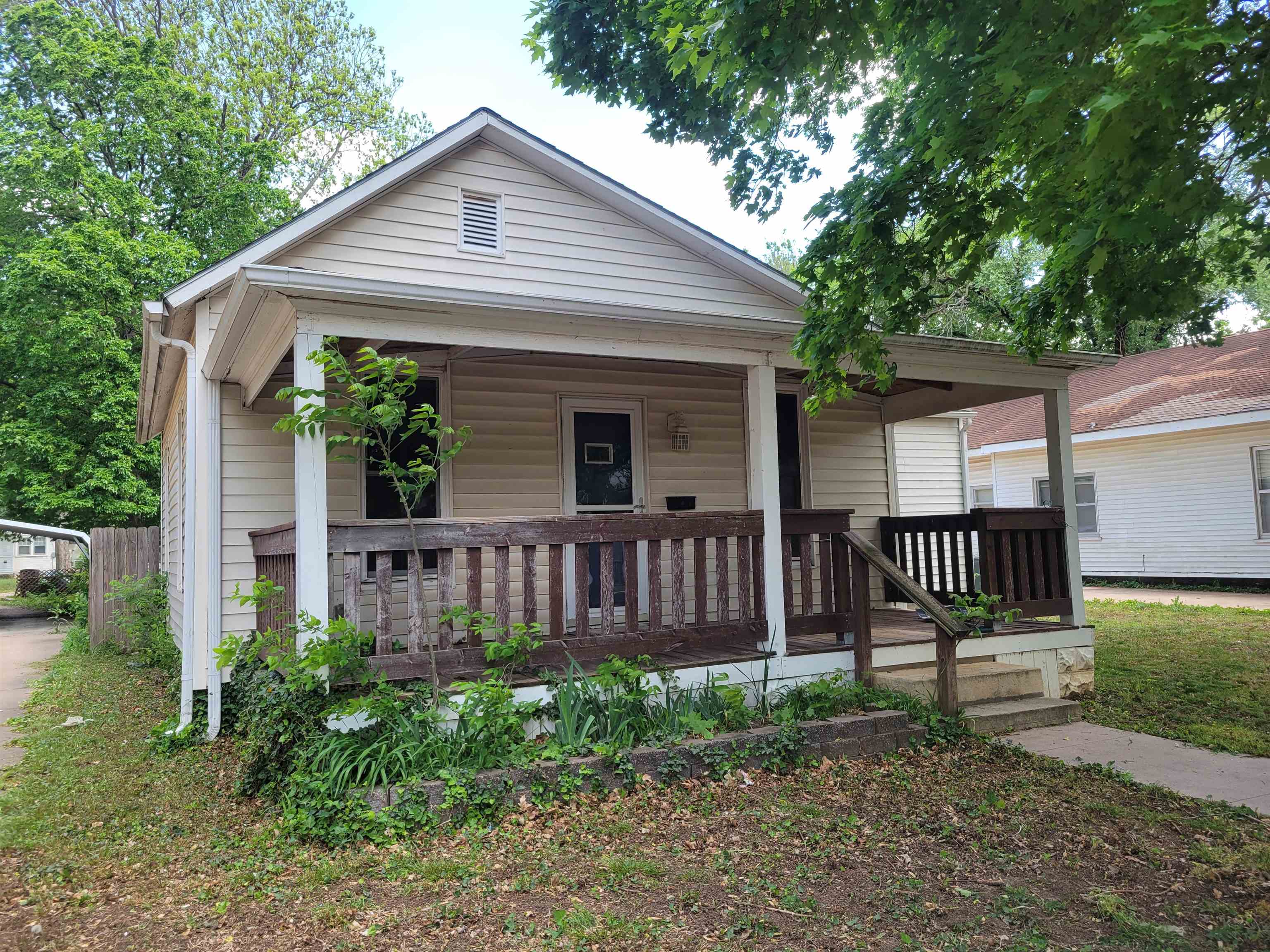 1209 N C Wellington KS 67152