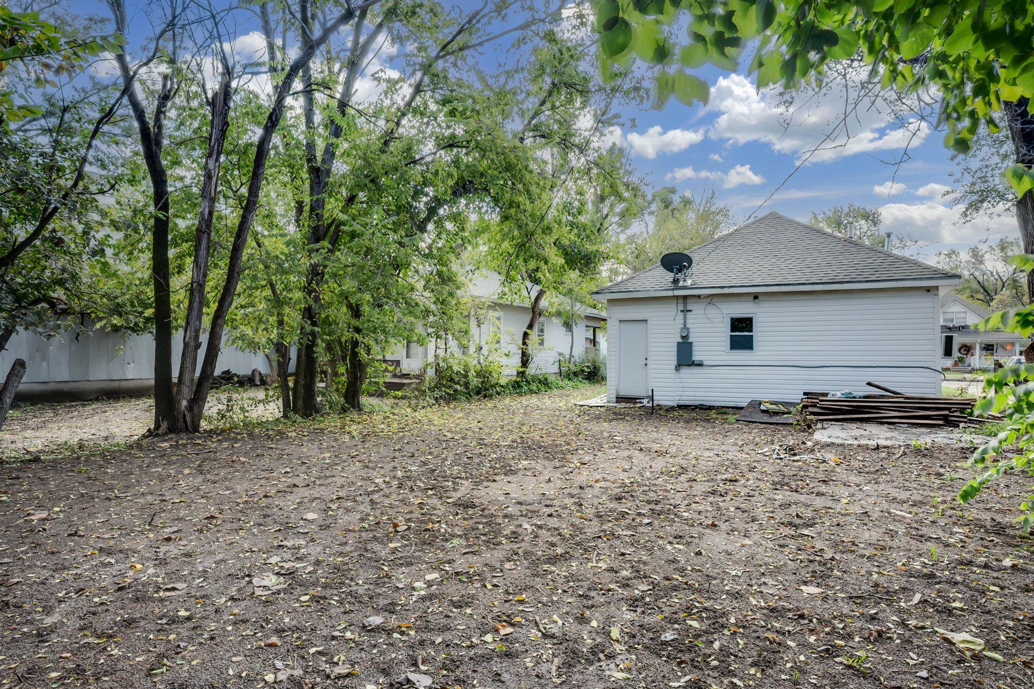 724 E 1st Avenue Hutchinson KS 67501