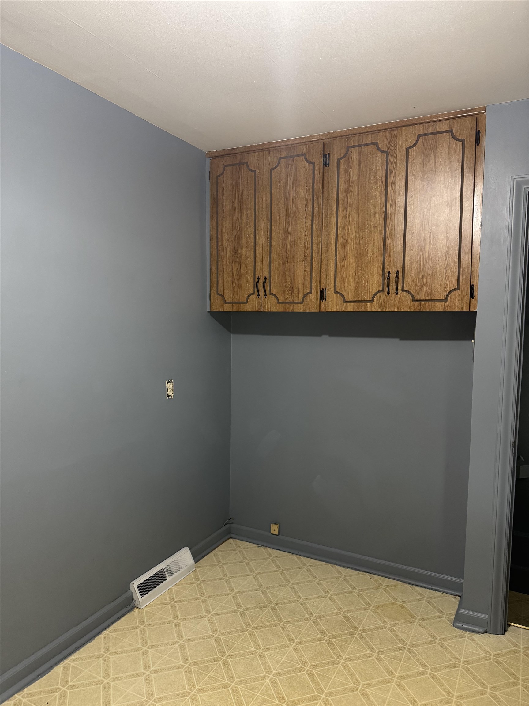 1707 S Erie Wichita KS 67211
