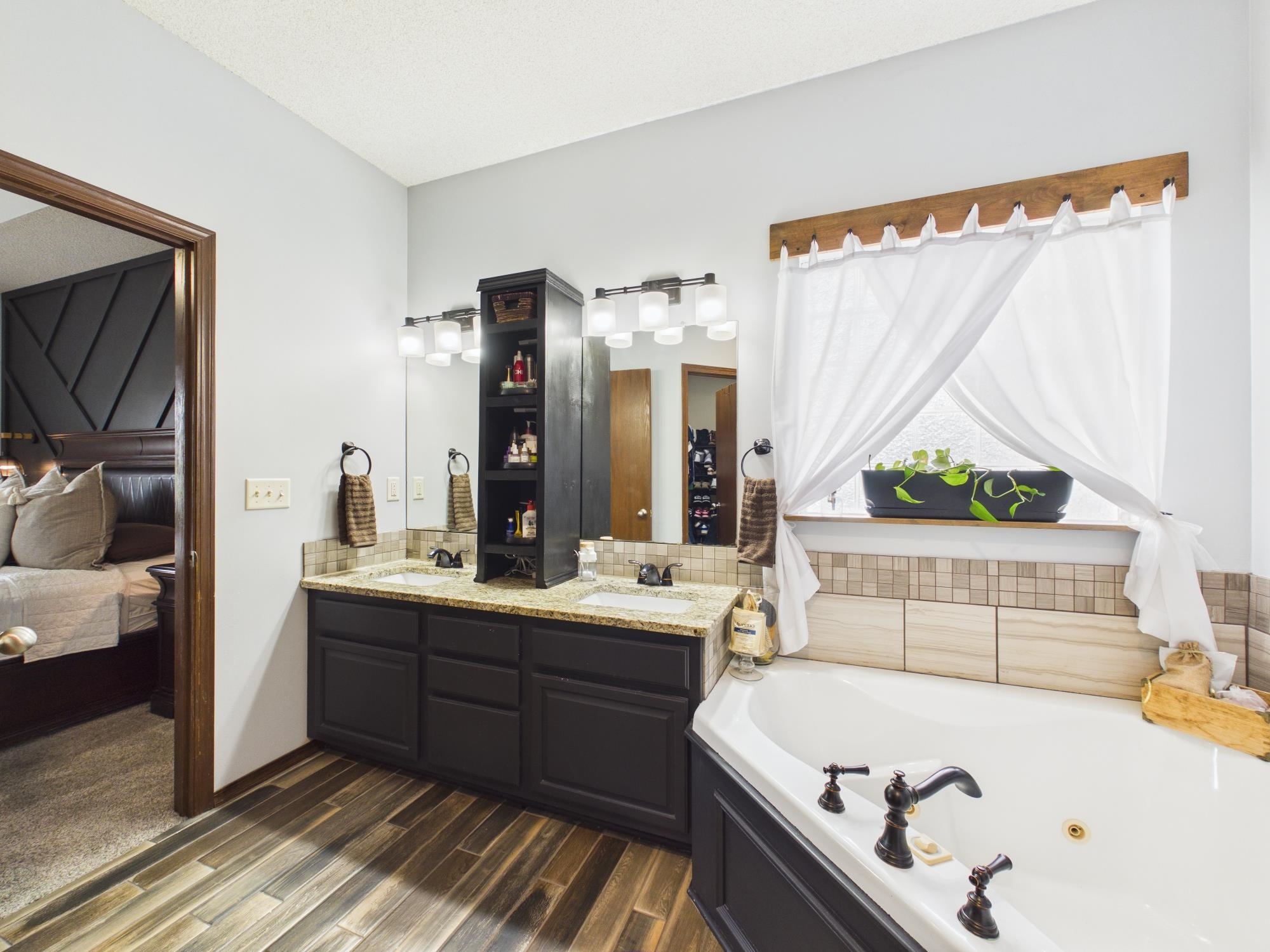 1222 N Oak Ridge Court Goddard KS 67052
