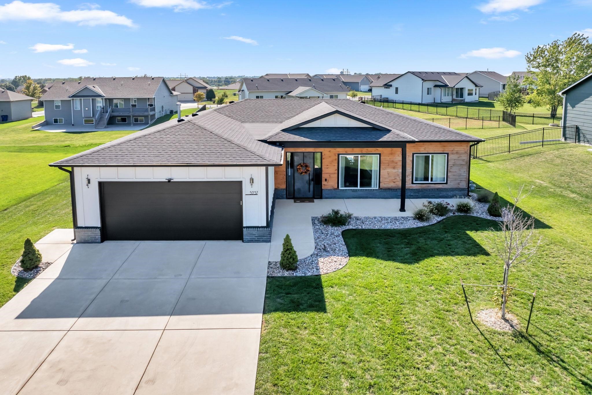 5237 N Cambridge Bel Aire KS 67226