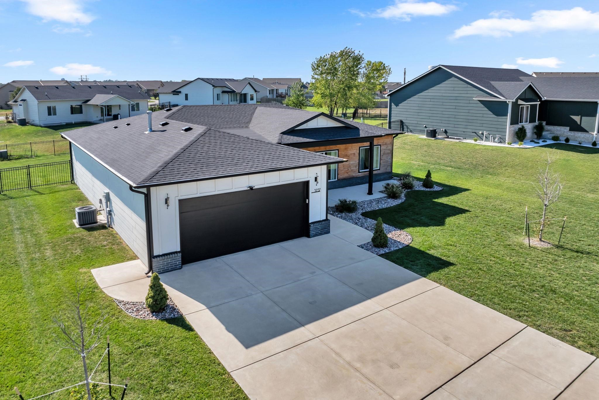 5237 N Cambridge Bel Aire KS 67226