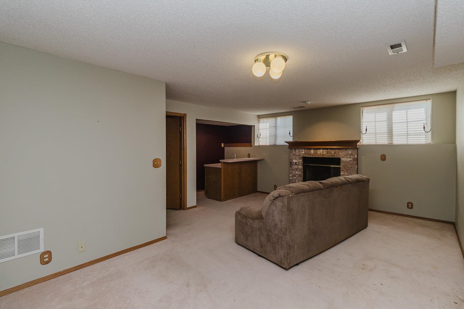 8110 W Westlawn Wichita KS 67212