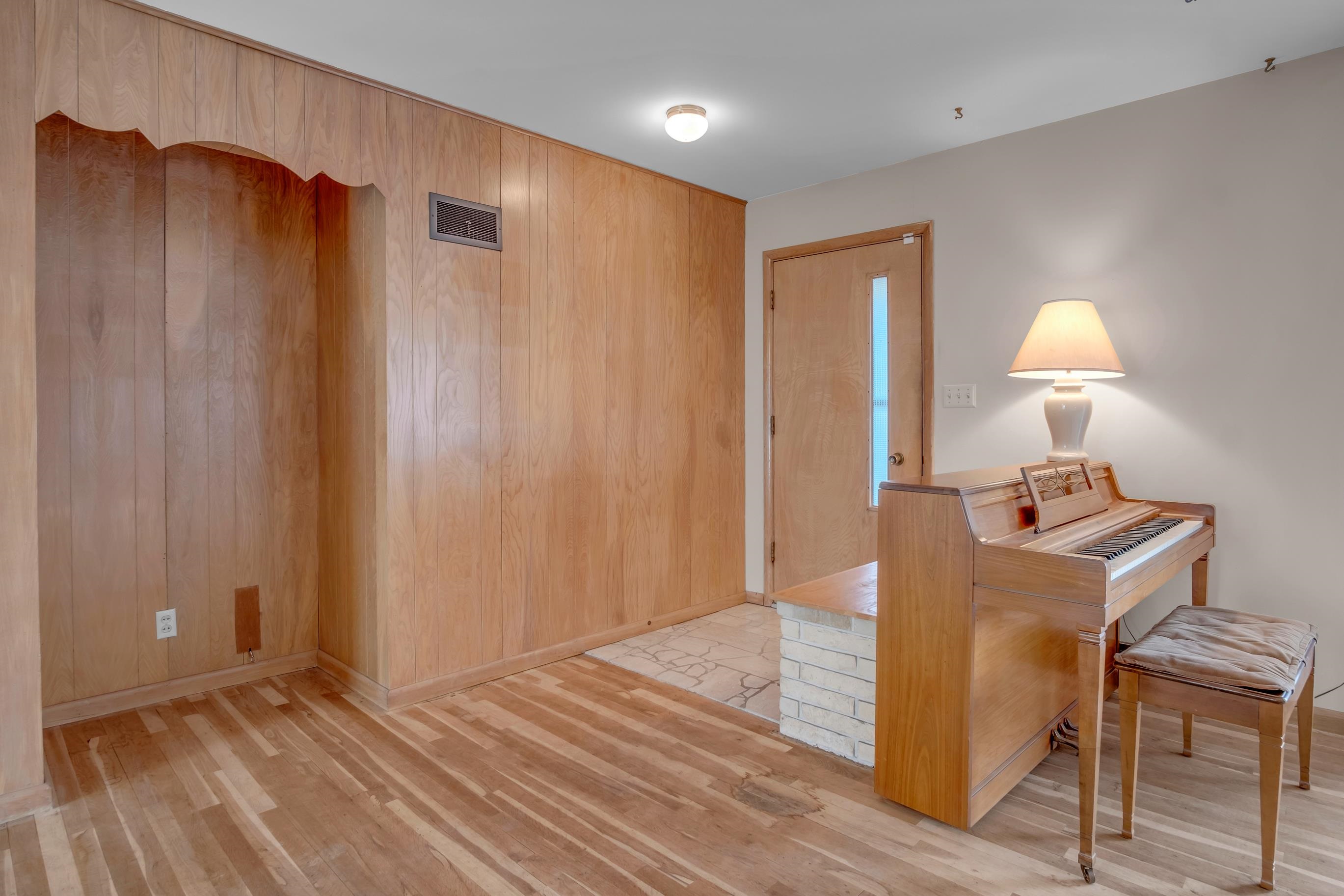 1300 W 6th Street Newton KS 67114