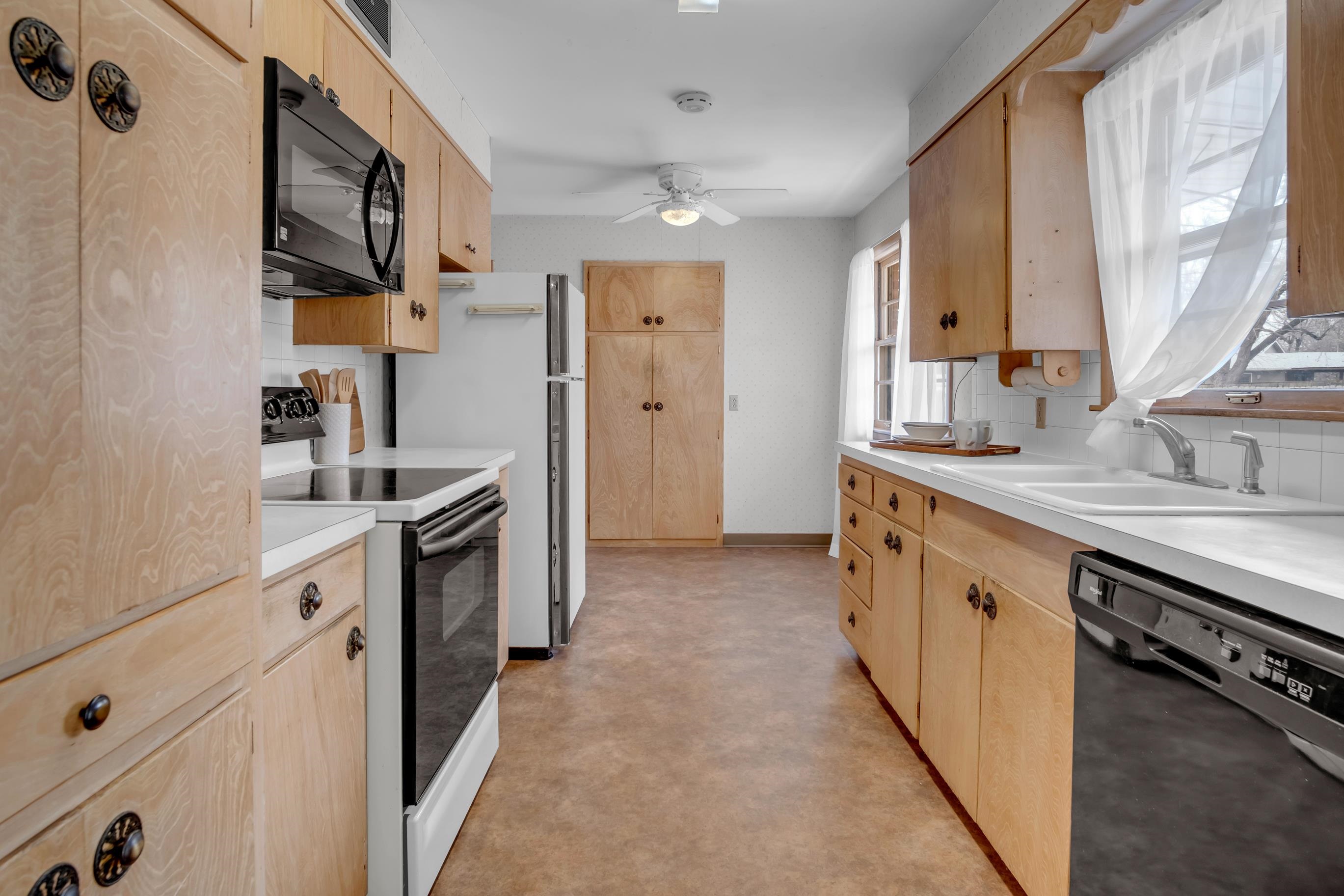 1300 W 6th Street Newton KS 67114