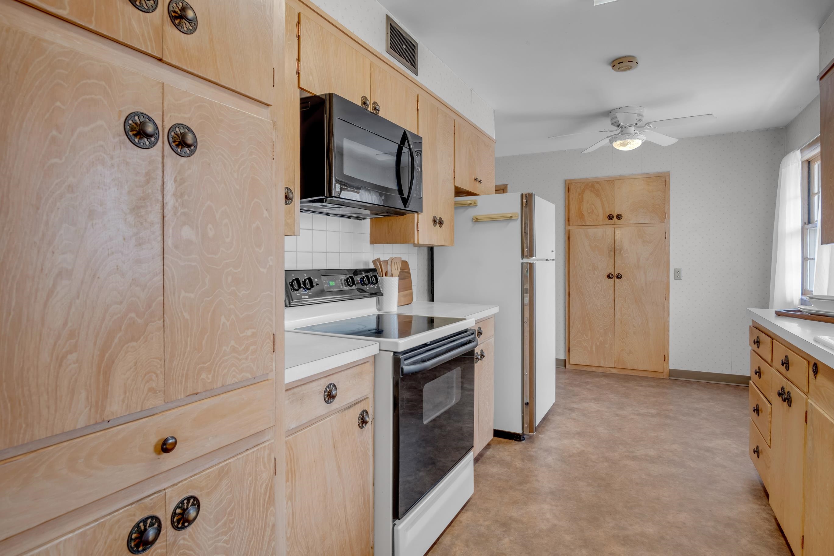1300 W 6th Street Newton KS 67114