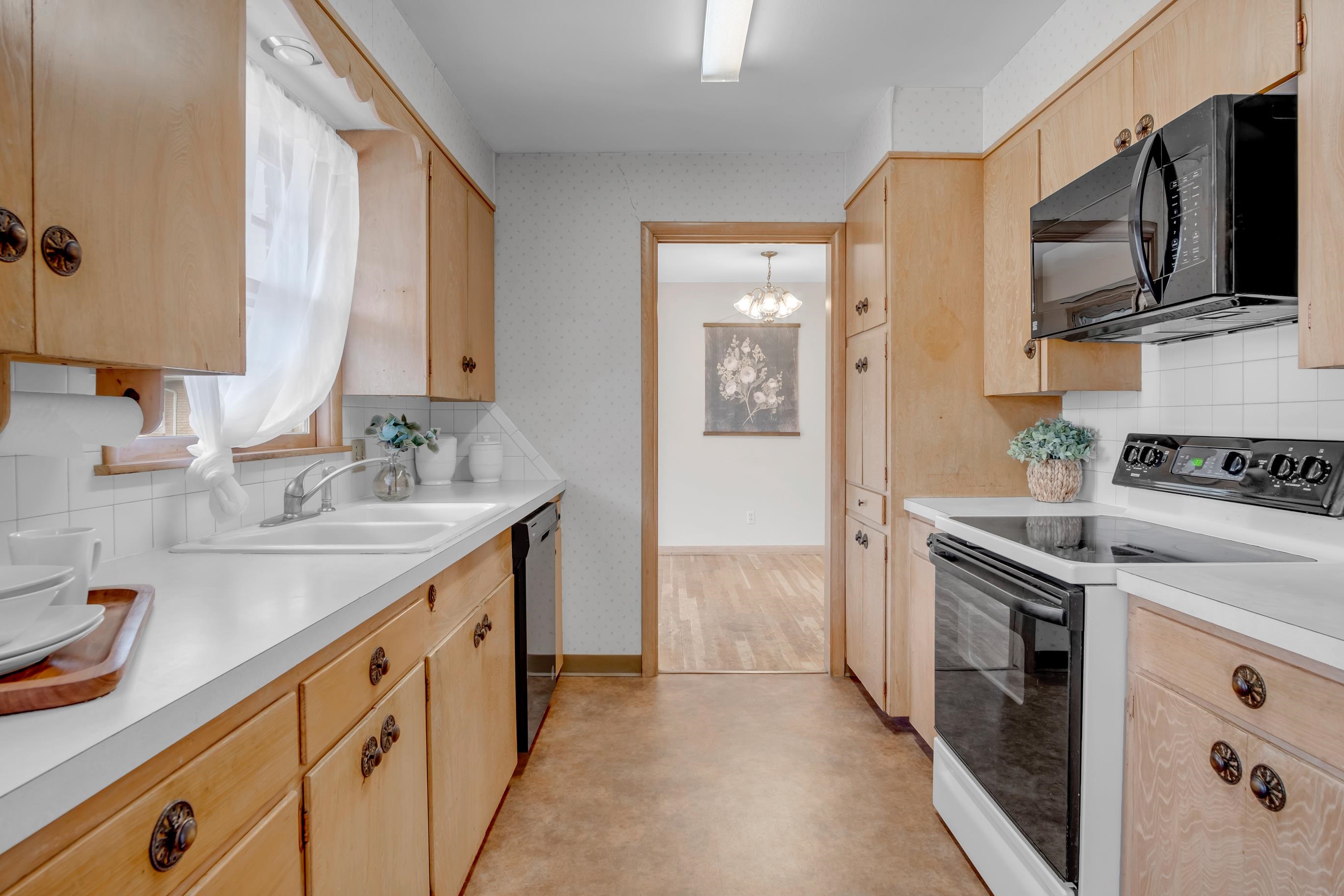 1300 W 6th Street Newton KS 67114