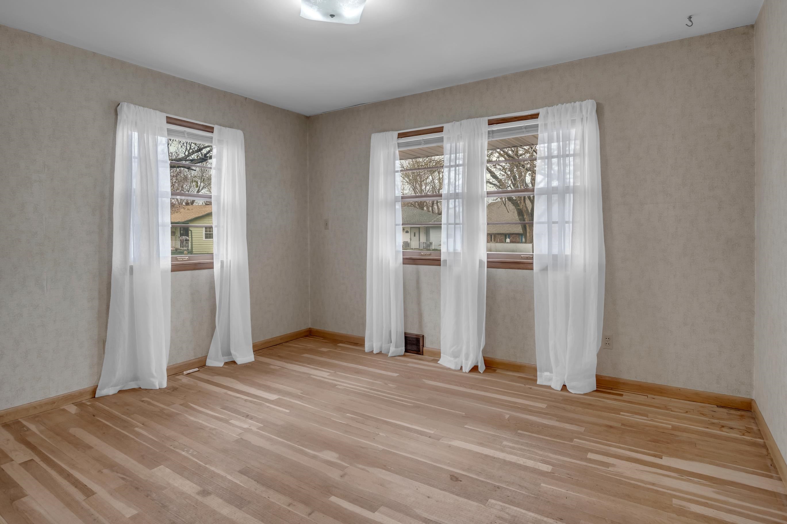 1300 W 6th Street Newton KS 67114