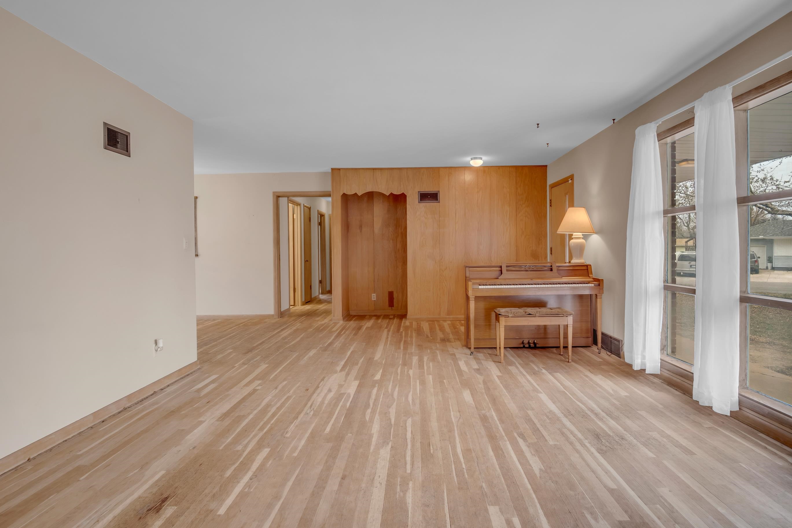 1300 W 6th Street Newton KS 67114