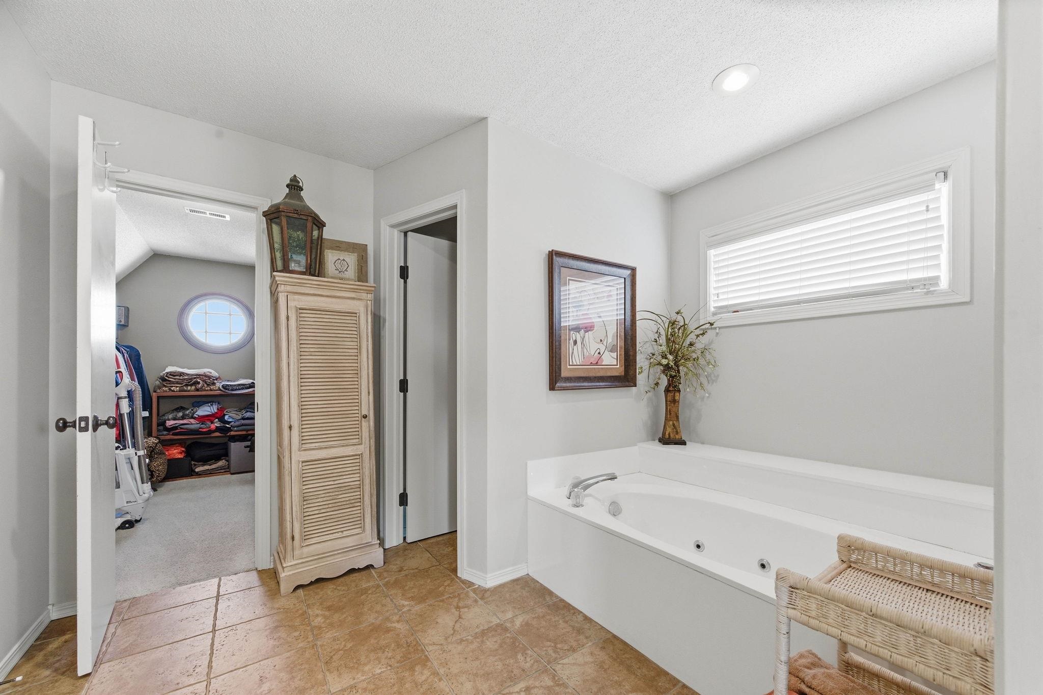 2532 N Fox Run Court Wichita KS 67226