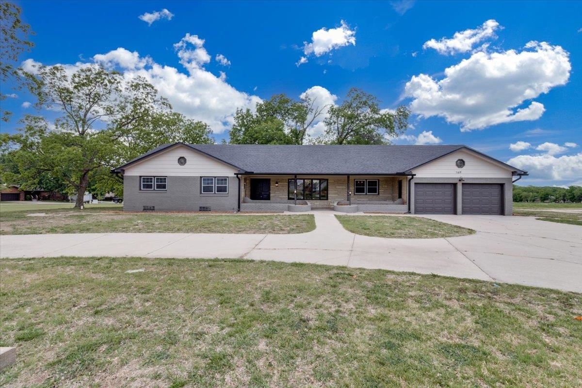 1611 N Rock Road Mulvane KS 67110