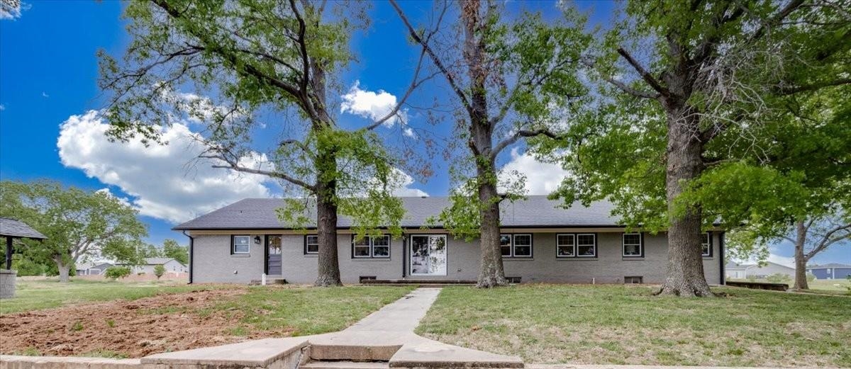 1611 N Rock Road Mulvane KS 67110
