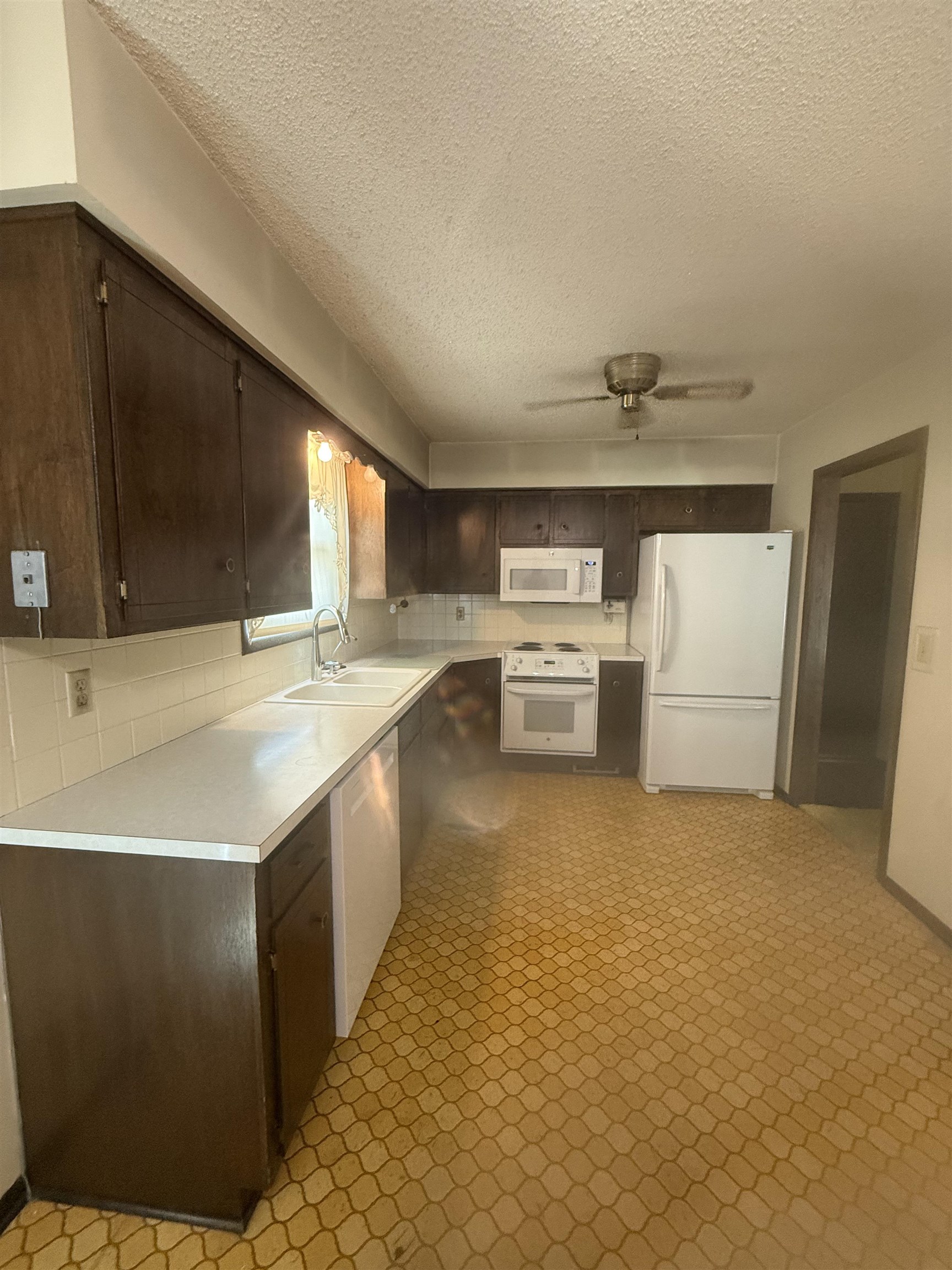 5461 N Delaware Wichita KS 67204