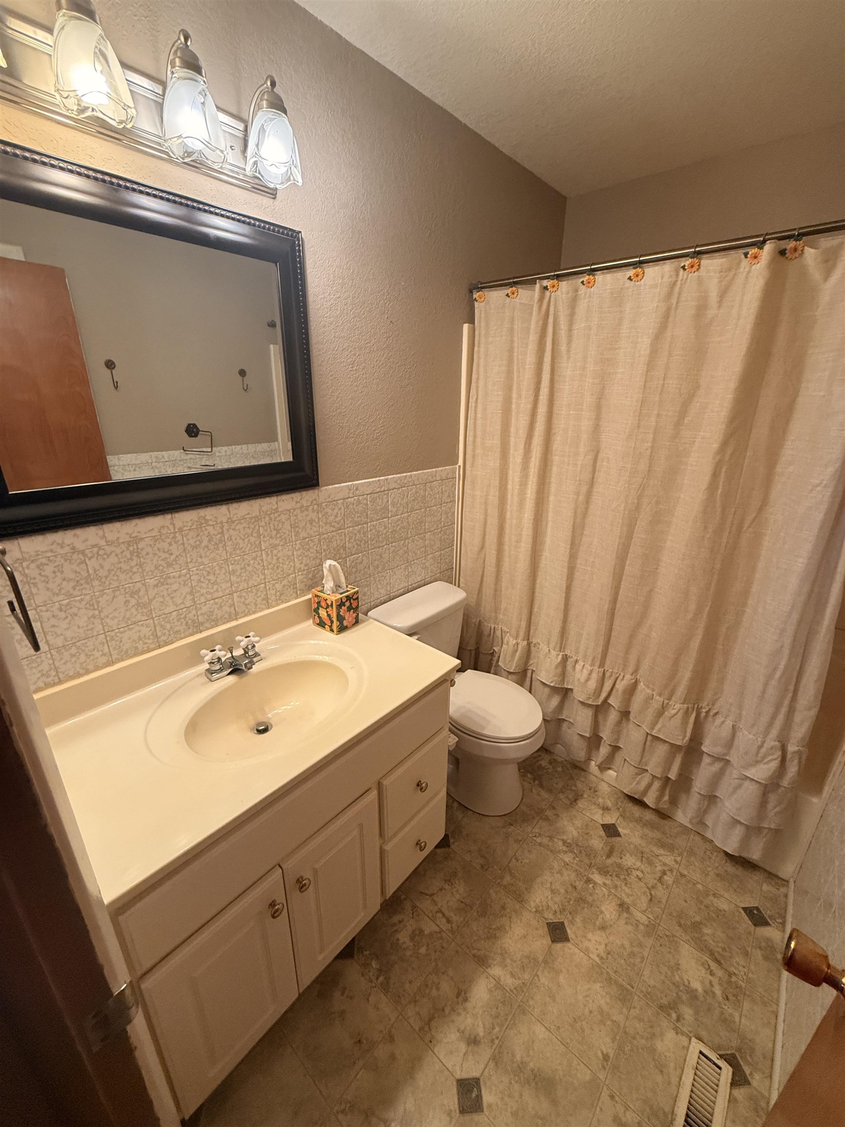 206 W Glenn Street Mulvane KS 67110