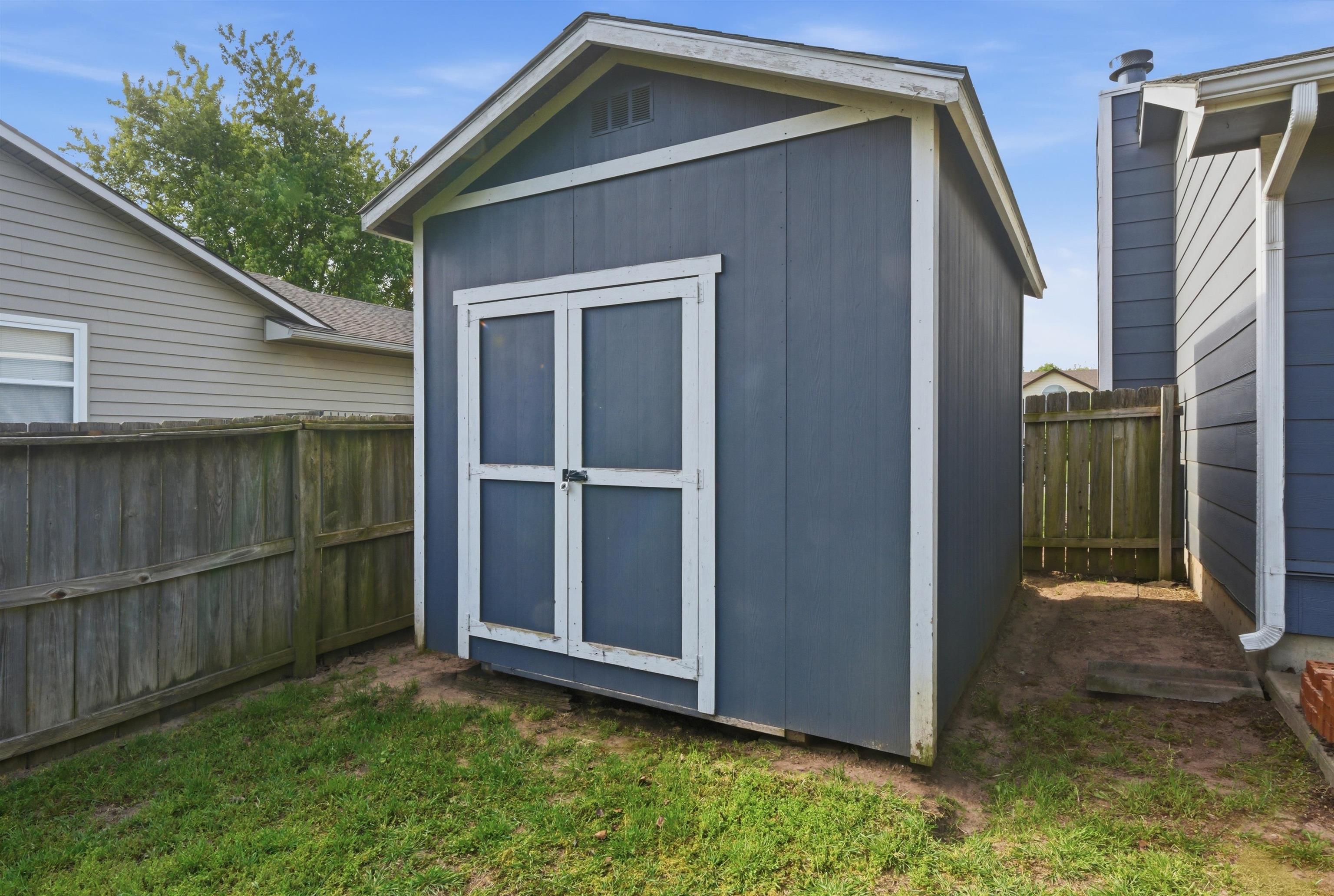 10202 W Prairie Woods Wichita KS 67209