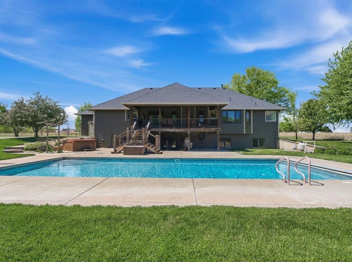 6402 Busy Bee Court Andale KS 67001