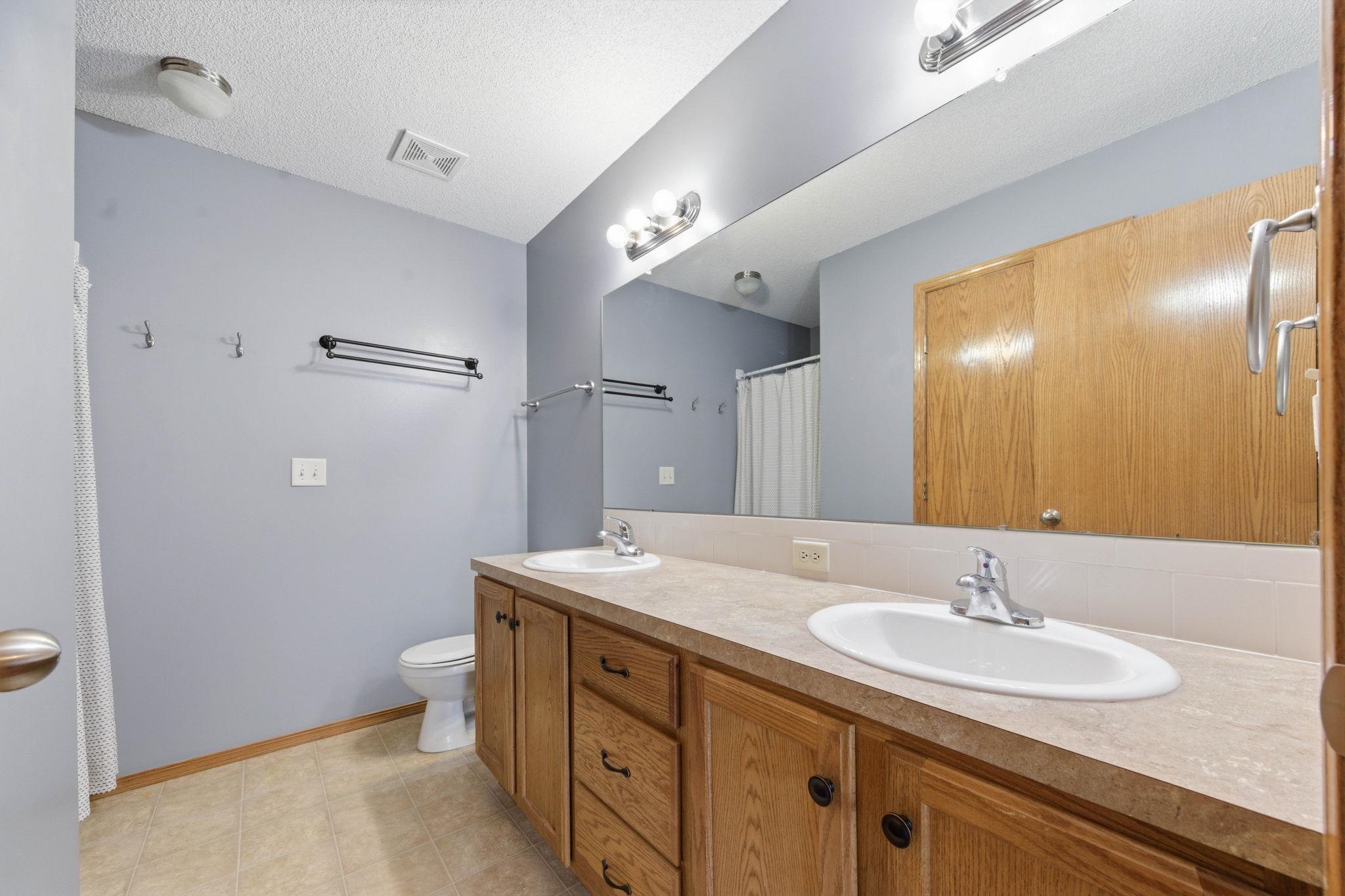 2602 E Kite Wichita KS 67219