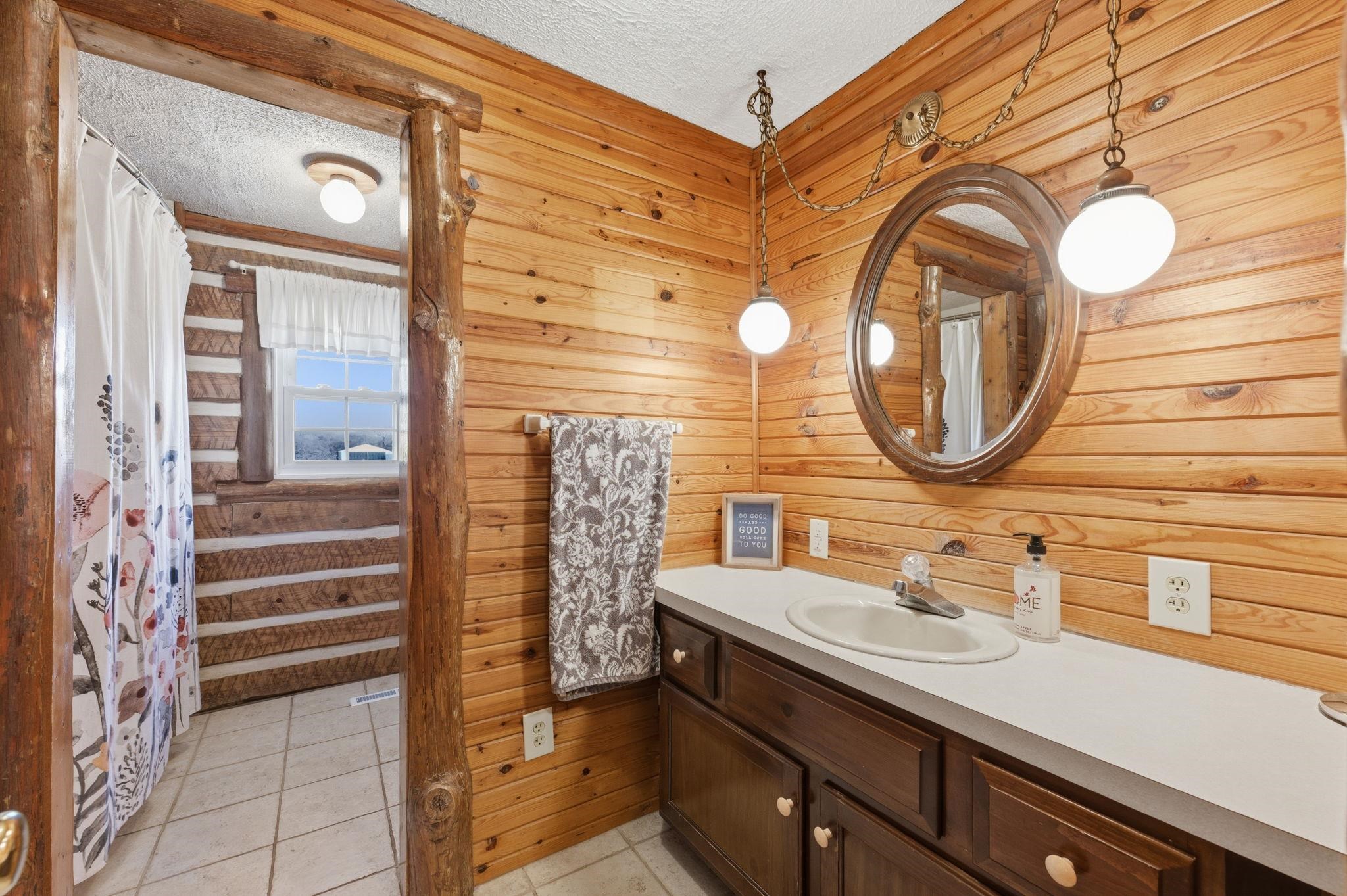 1222 E 110th Belle Plaine KS 67013