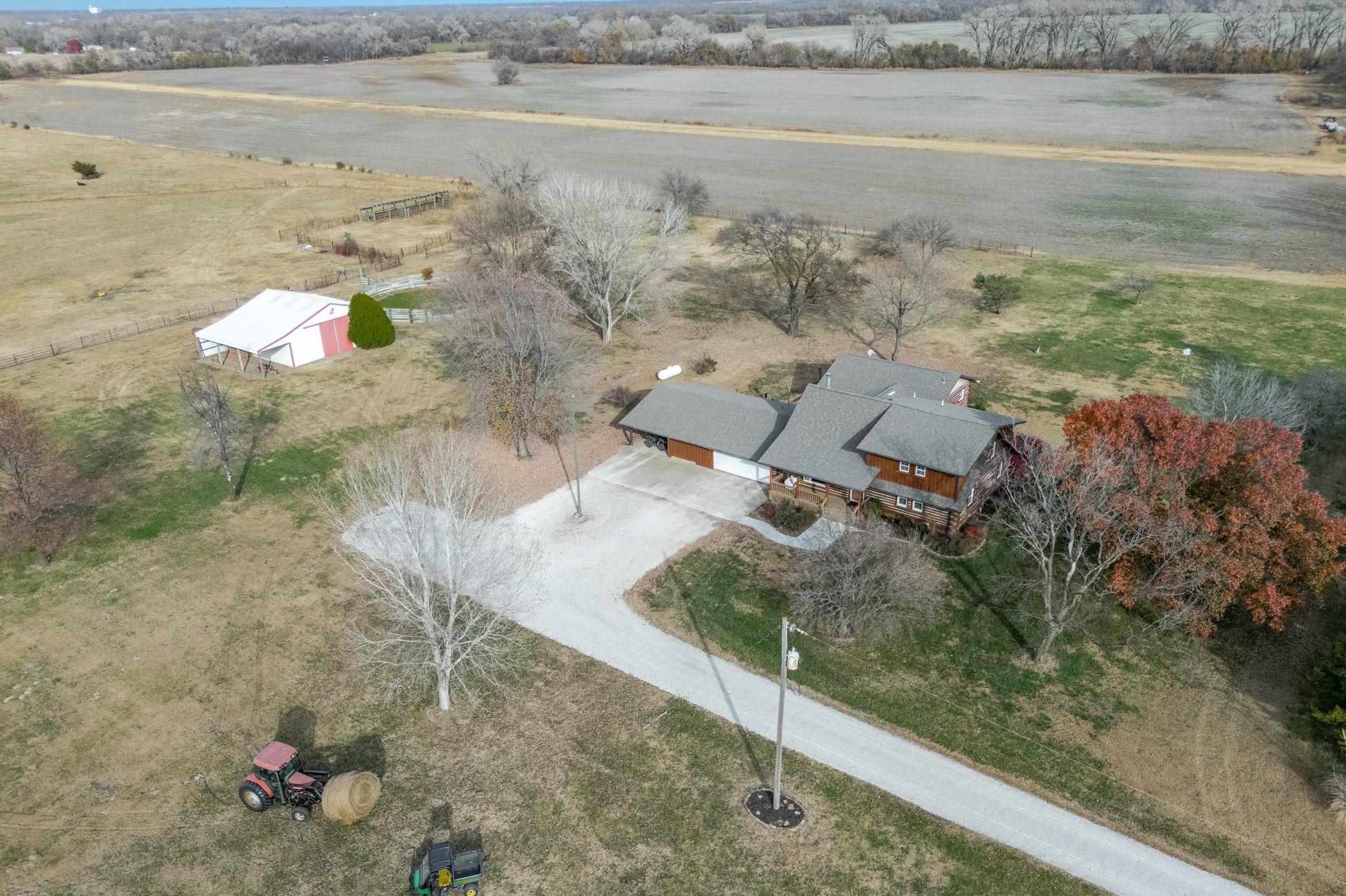 1222 E 110th Belle Plaine KS 67013