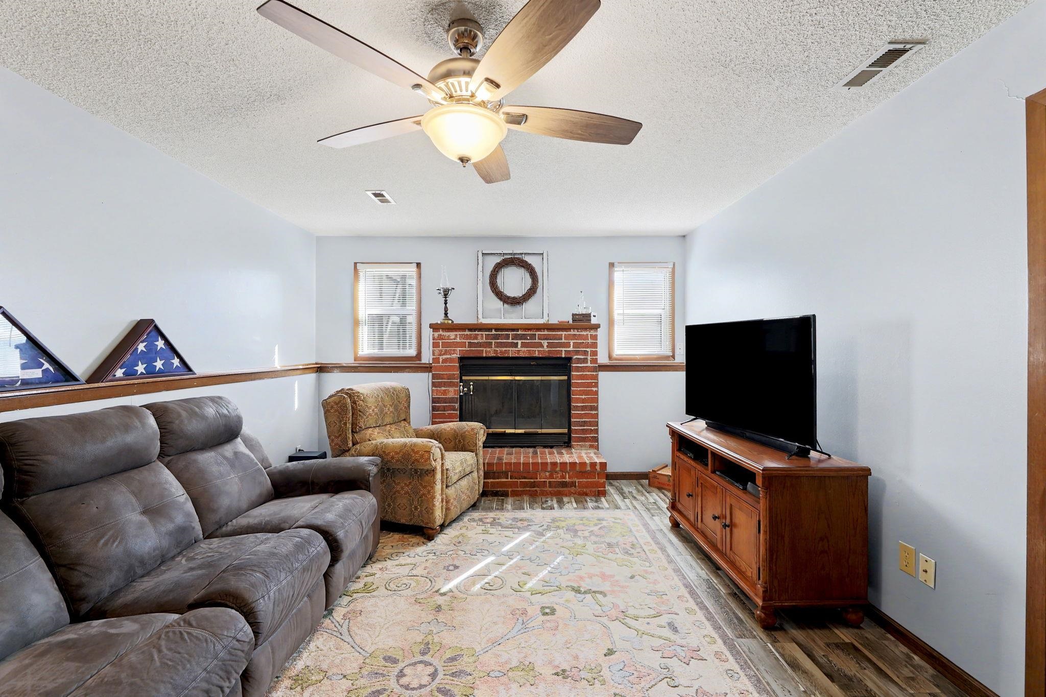 103 W Rockwood Mulvane KS 67110
