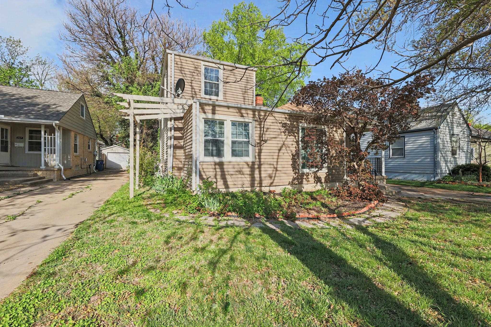 225 S Glendale Wichita KS 67218