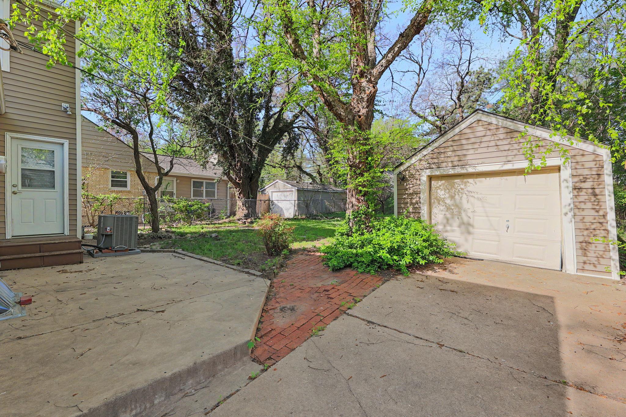 225 S Glendale Wichita KS 67218