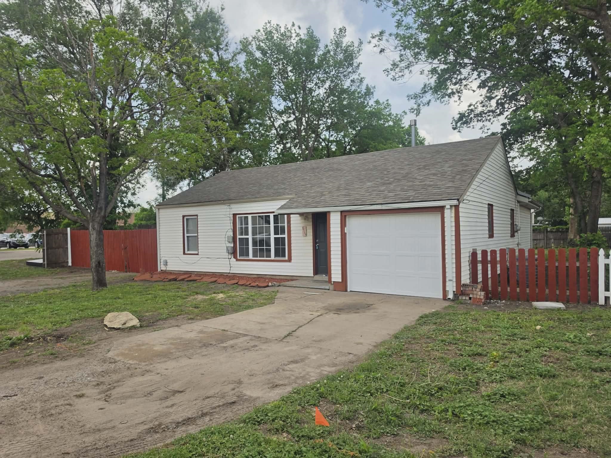 813 W 33rd Street N Wichita KS 67204