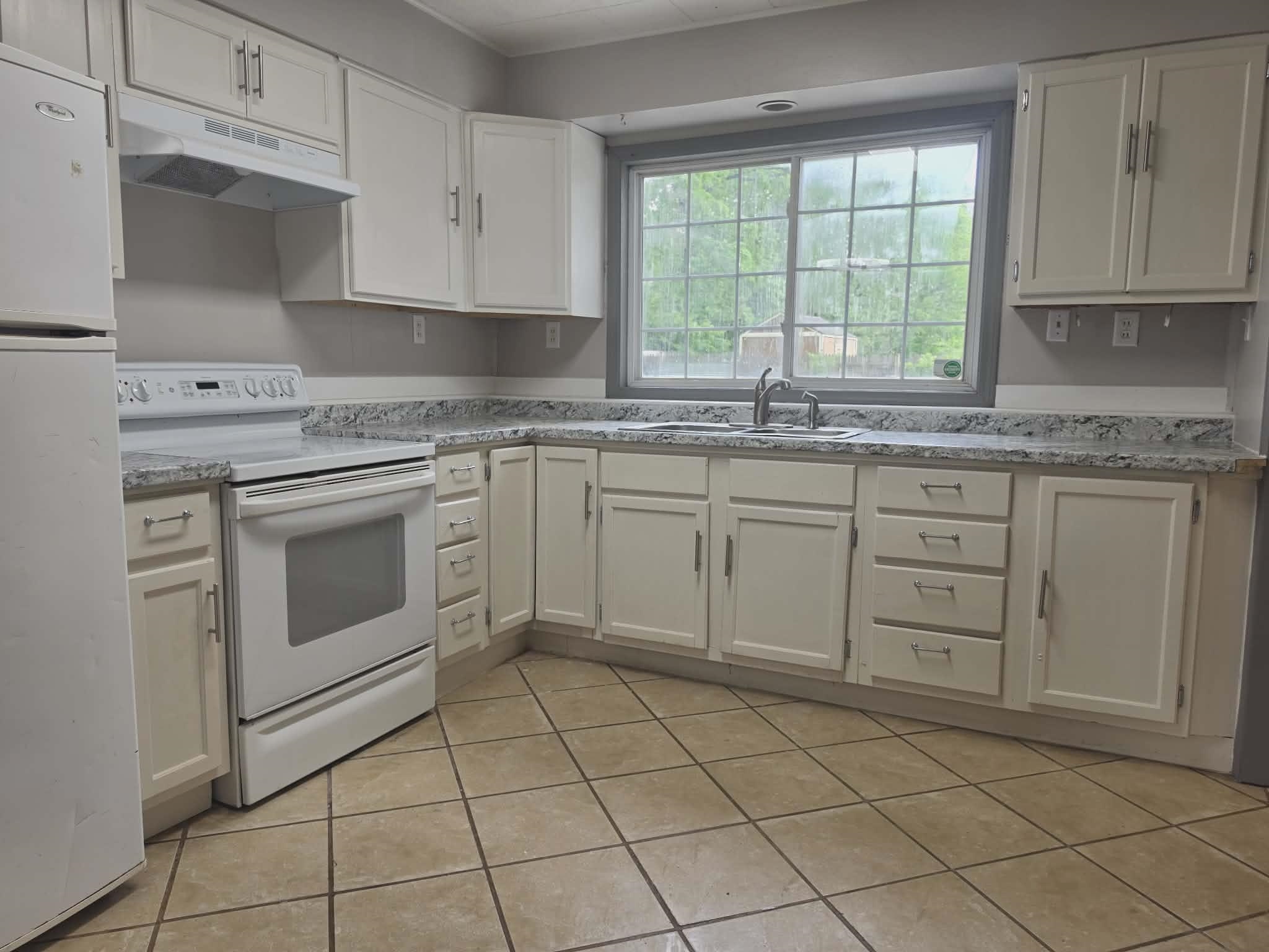 813 W 33rd Street N Wichita KS 67204