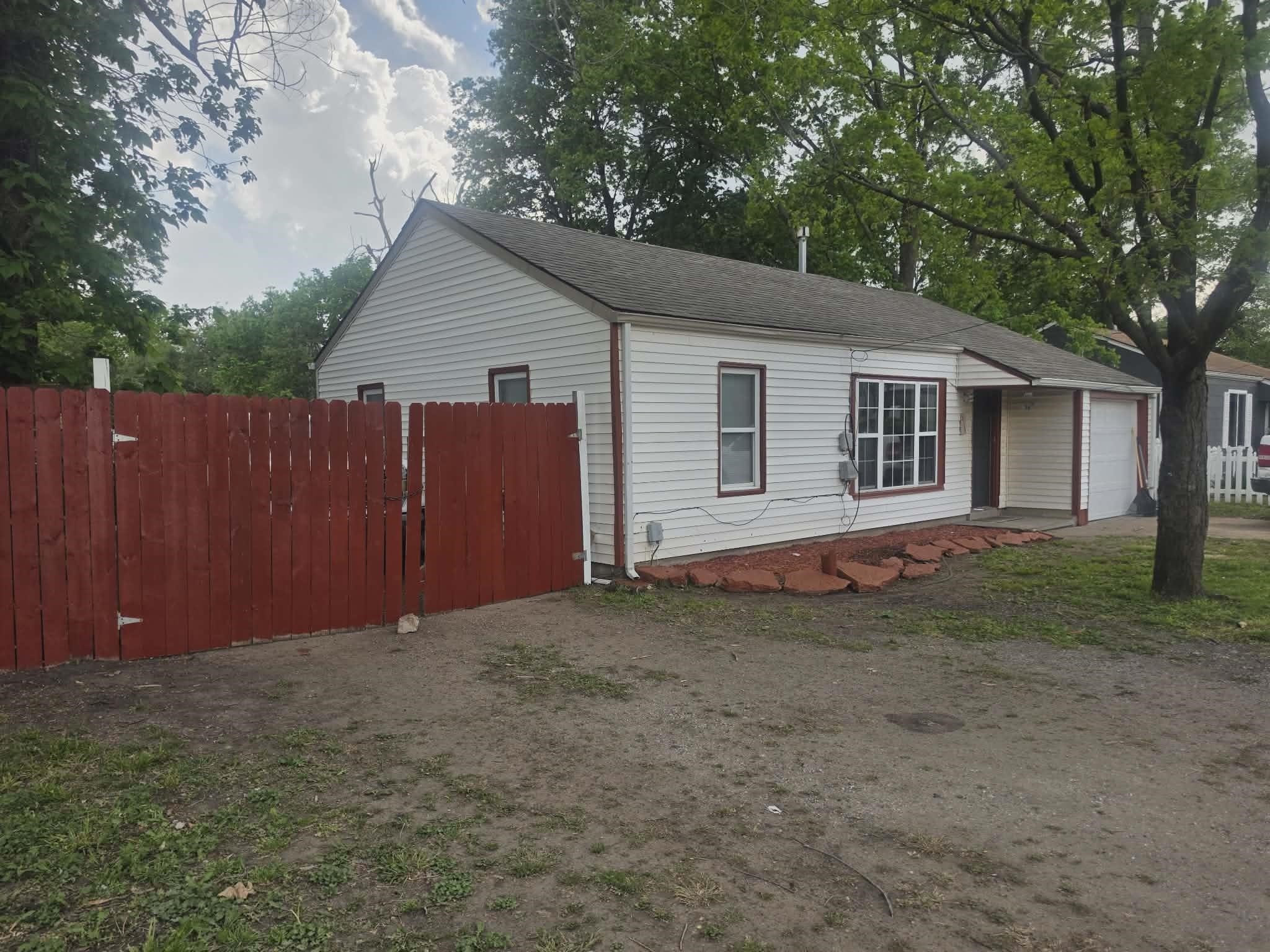 813 W 33rd Street N Wichita KS 67204