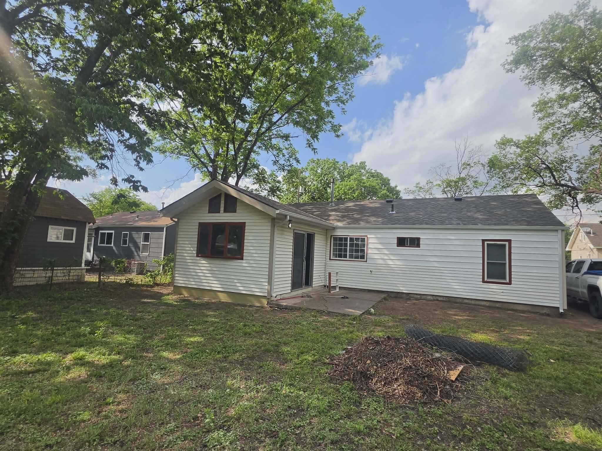 813 W 33rd Street N Wichita KS 67204