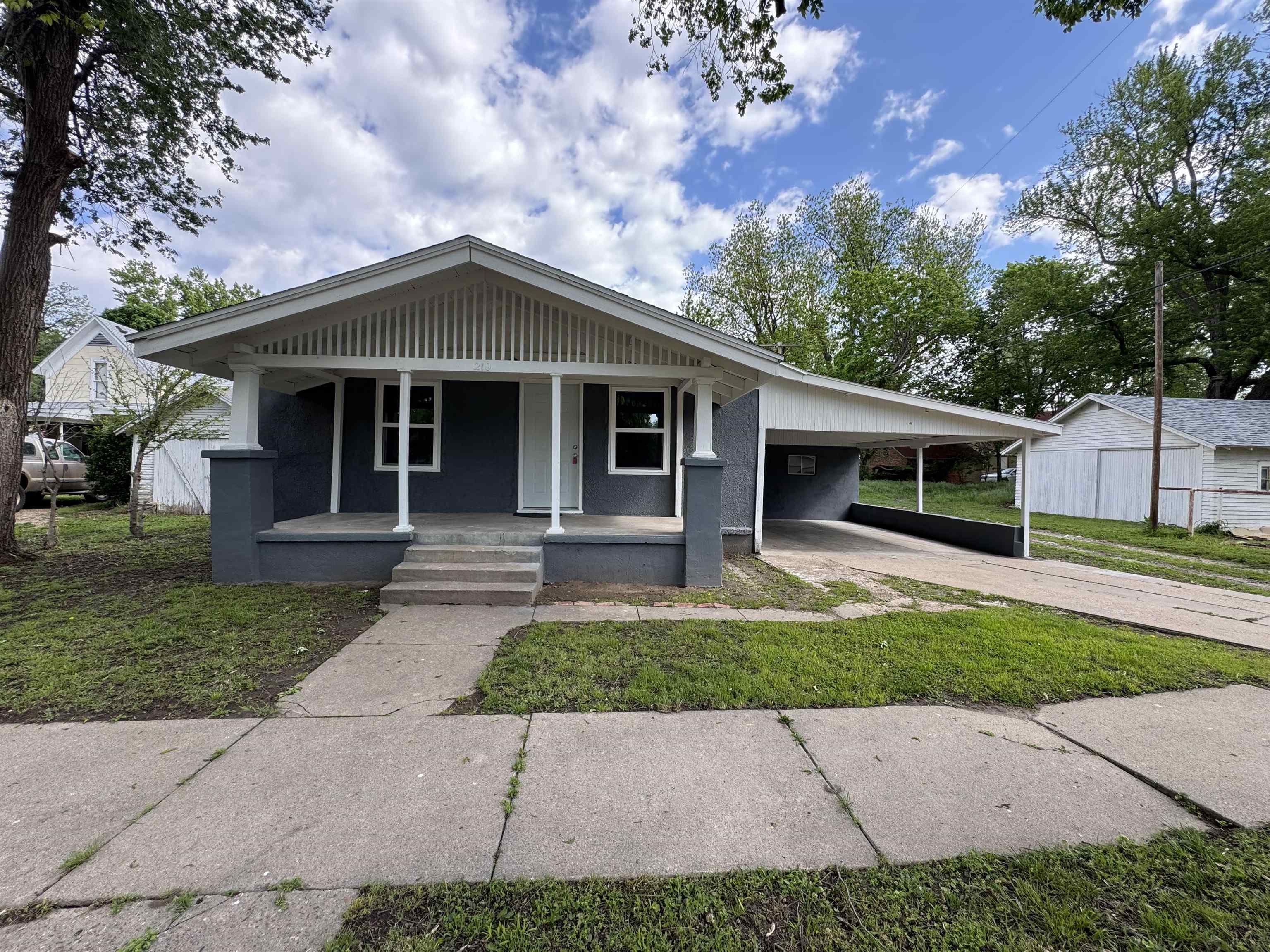 210 E Quincy Arkansas City KS 67005