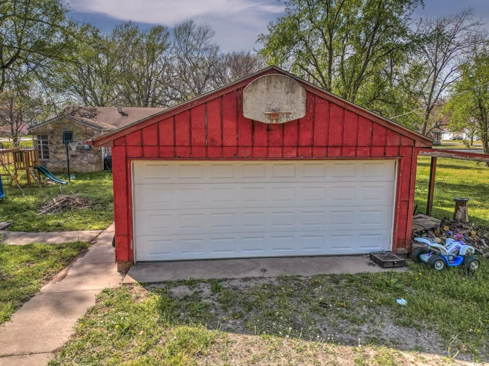 1010 Menor Street Winfield KS 67156