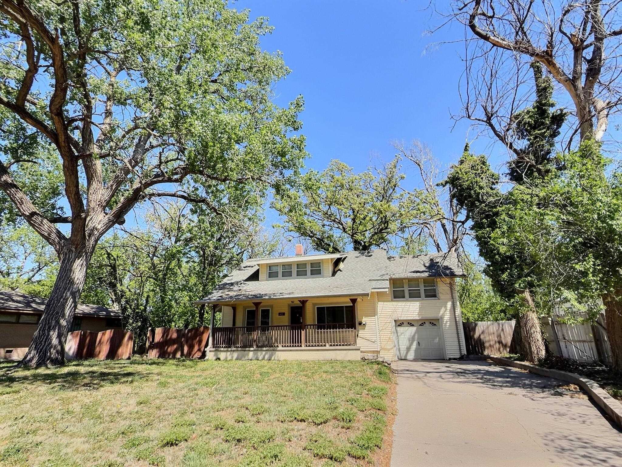 422 W 23rd Avenue Hutchinson KS 67502