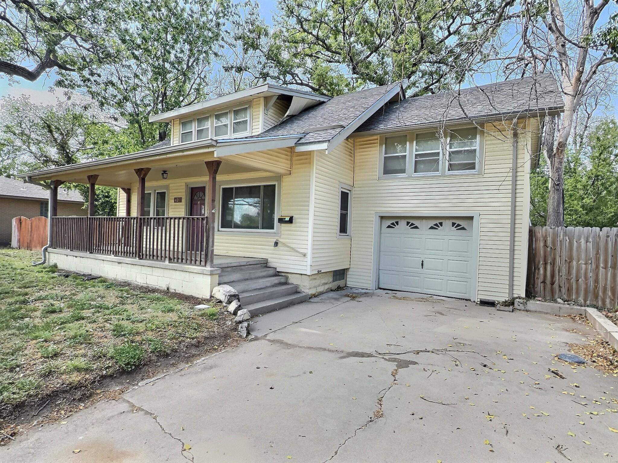 422 W 23rd Avenue Hutchinson KS 67502