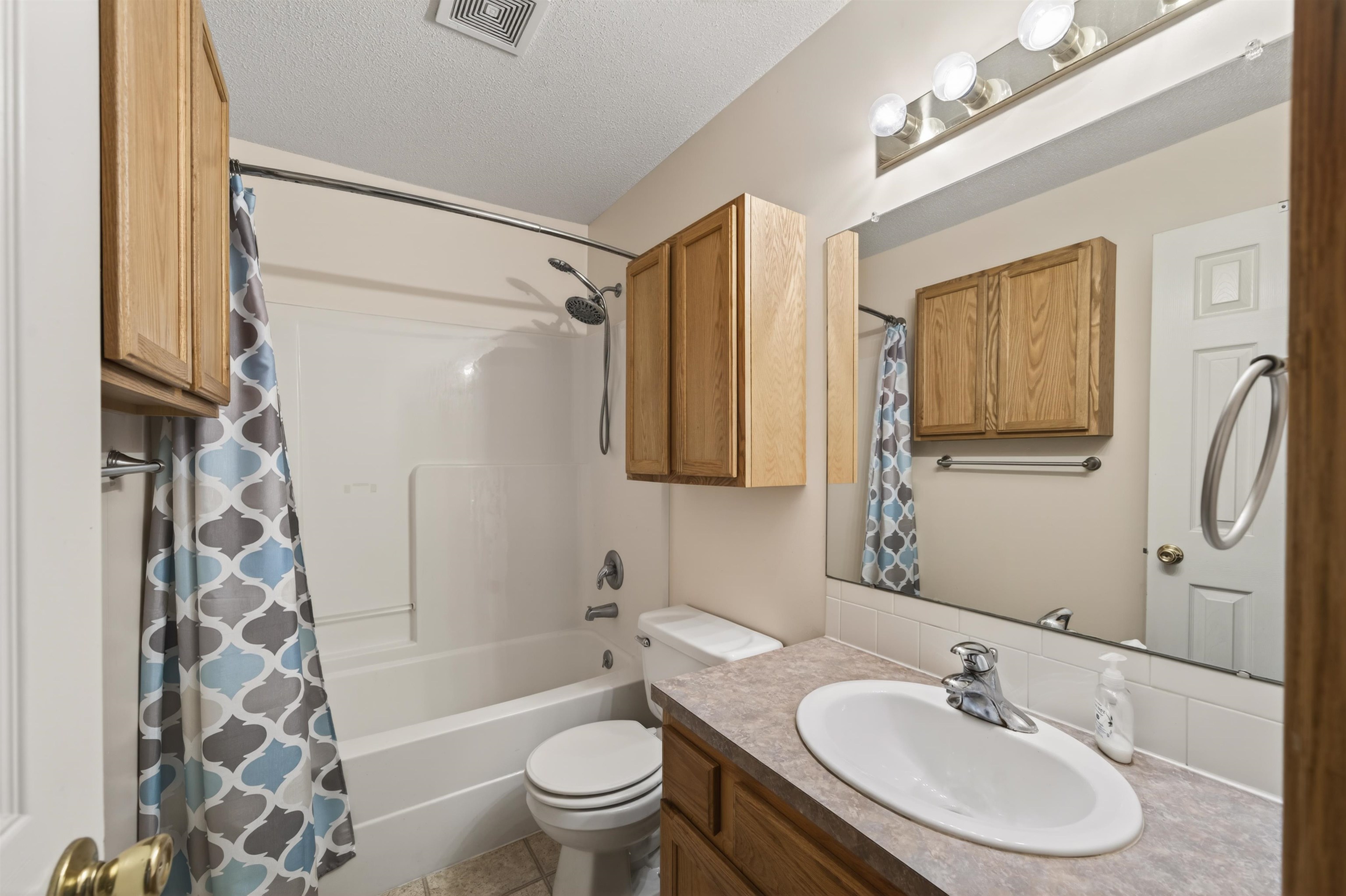 1938 N Burns Wichita KS 67203