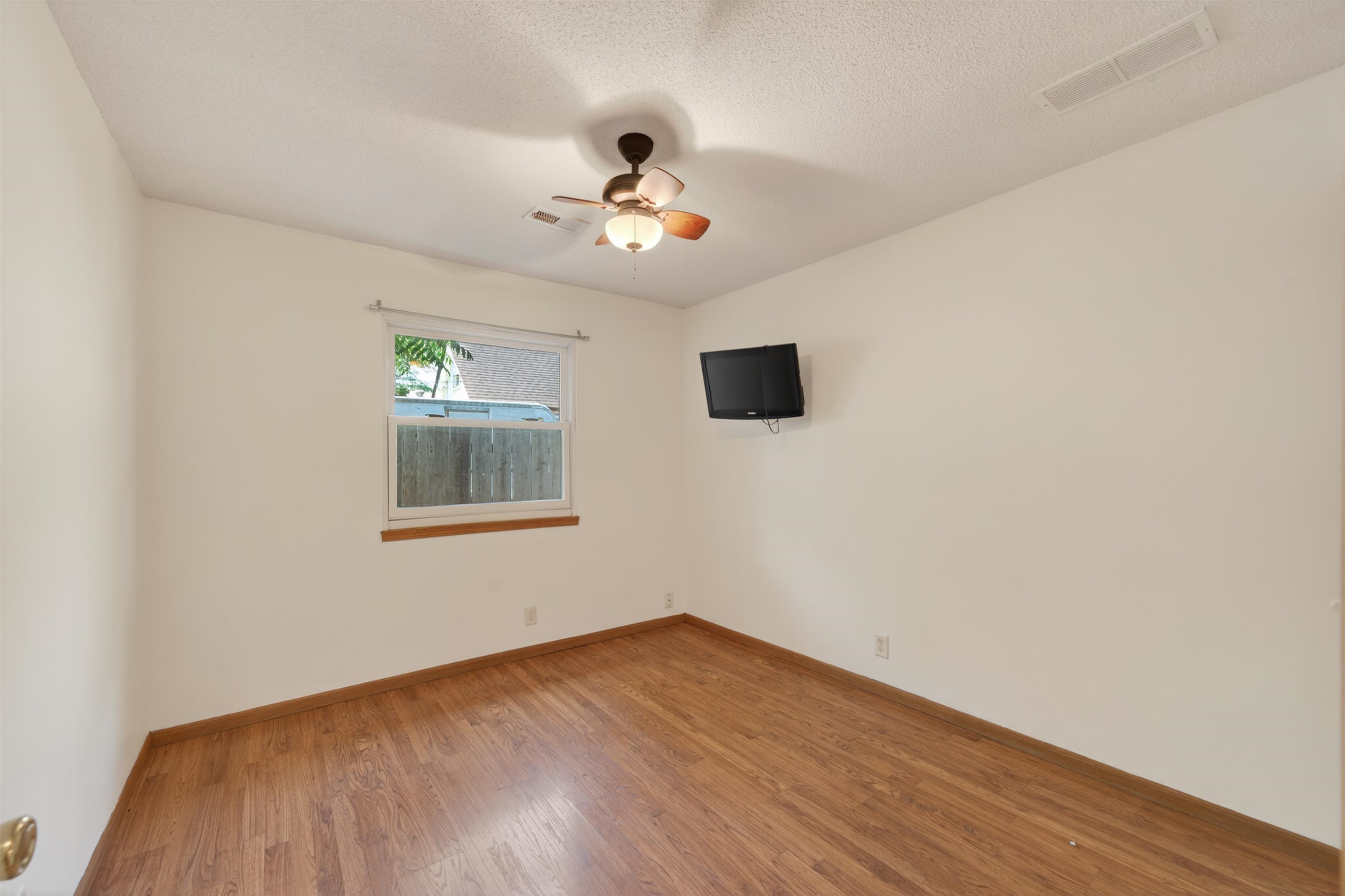 1938 N Burns Wichita KS 67203