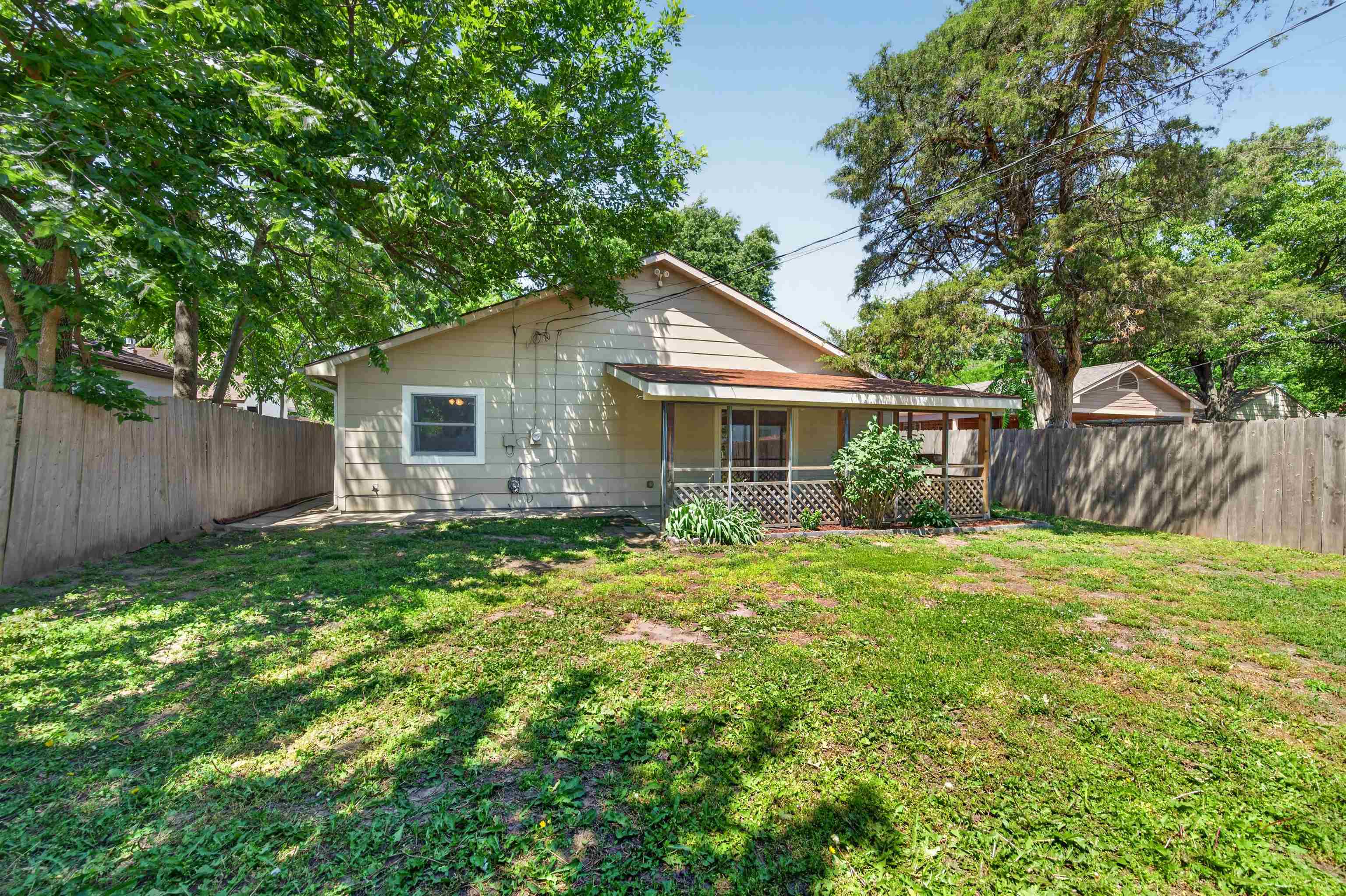 1938 N Burns Wichita KS 67203