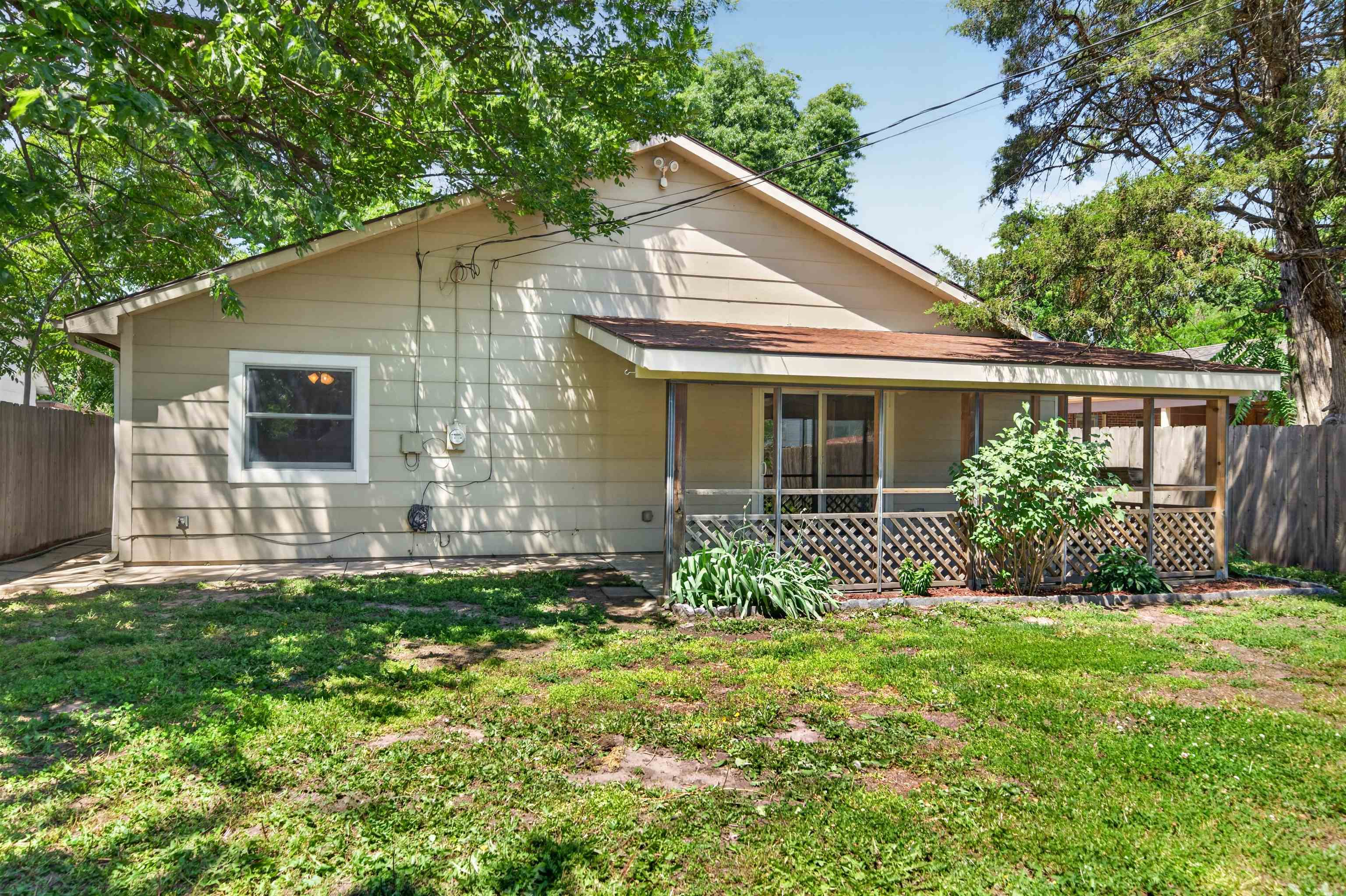 1938 N Burns Wichita KS 67203