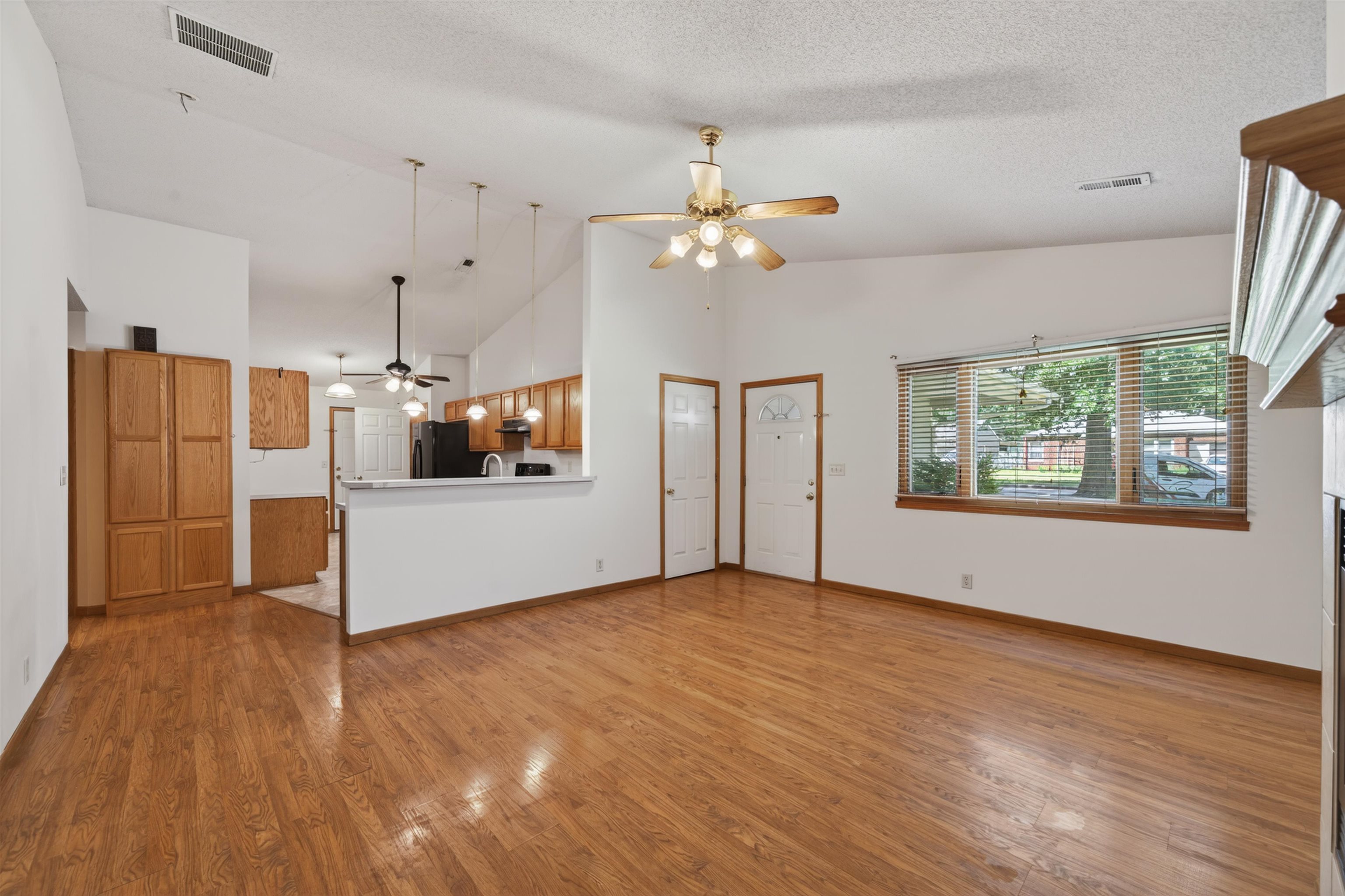 1938 N Burns Wichita KS 67203