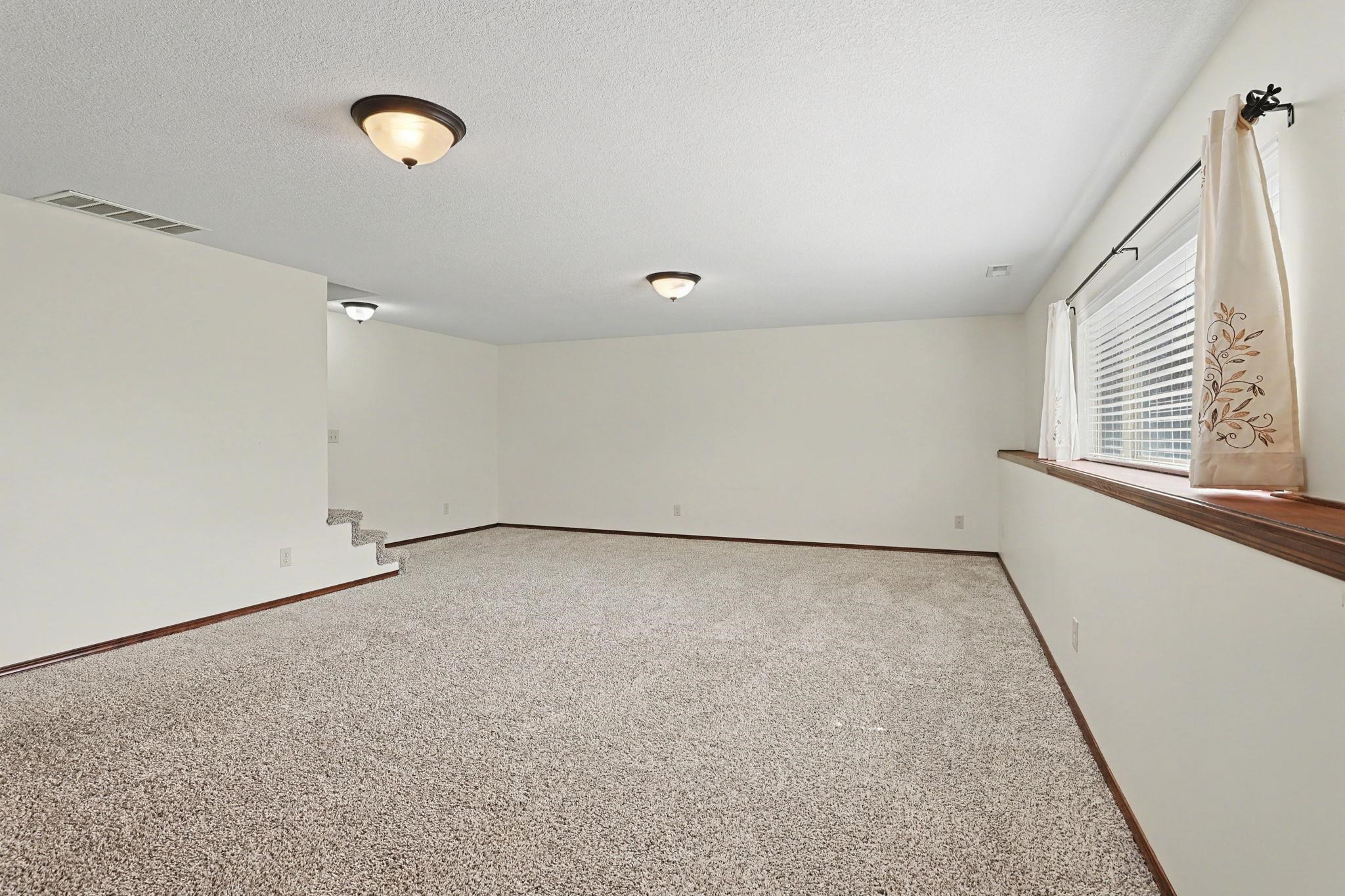 605 W Point Circle Andover KS 67002