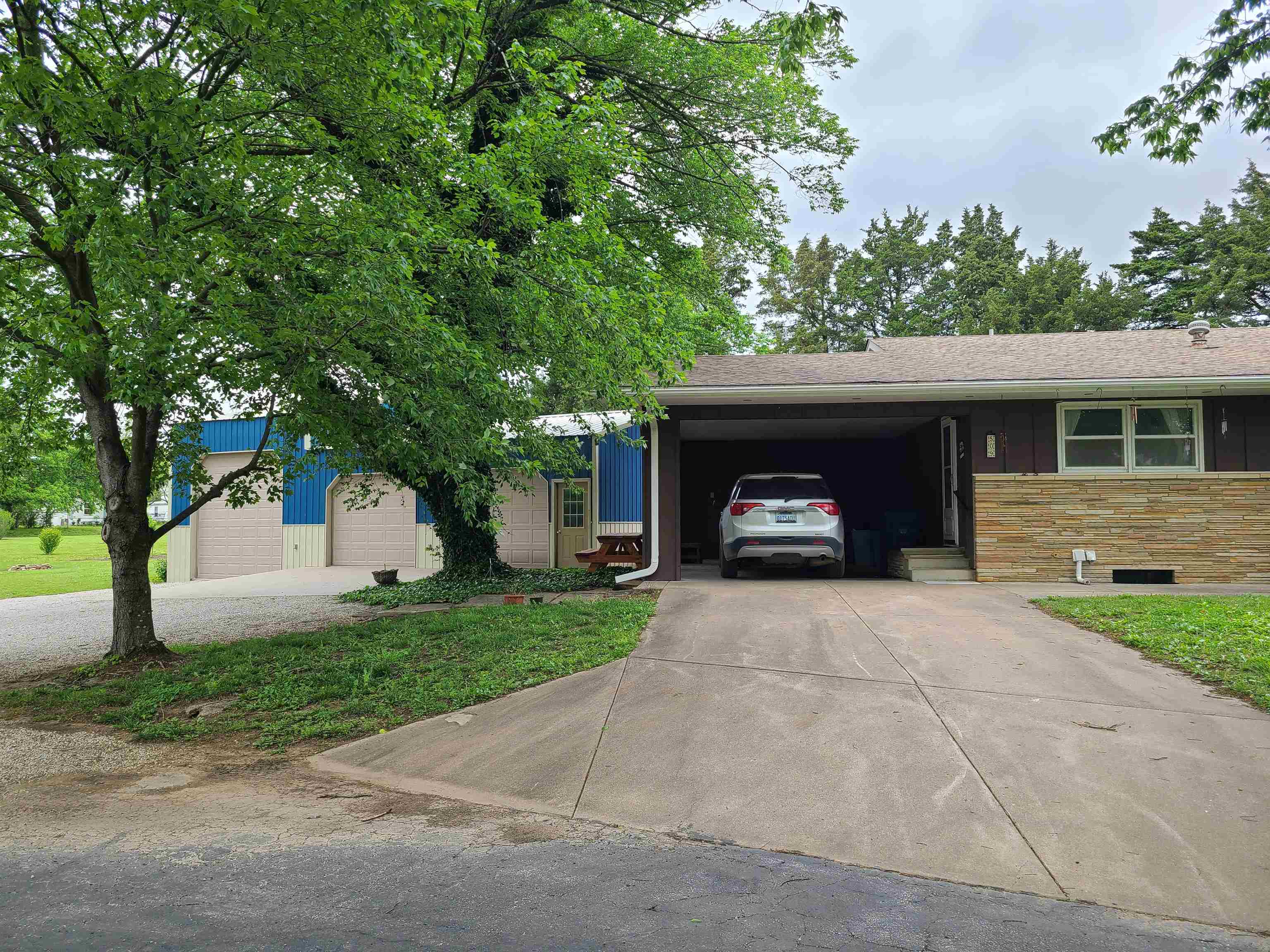 509 N Greenwood Severy KS 67137