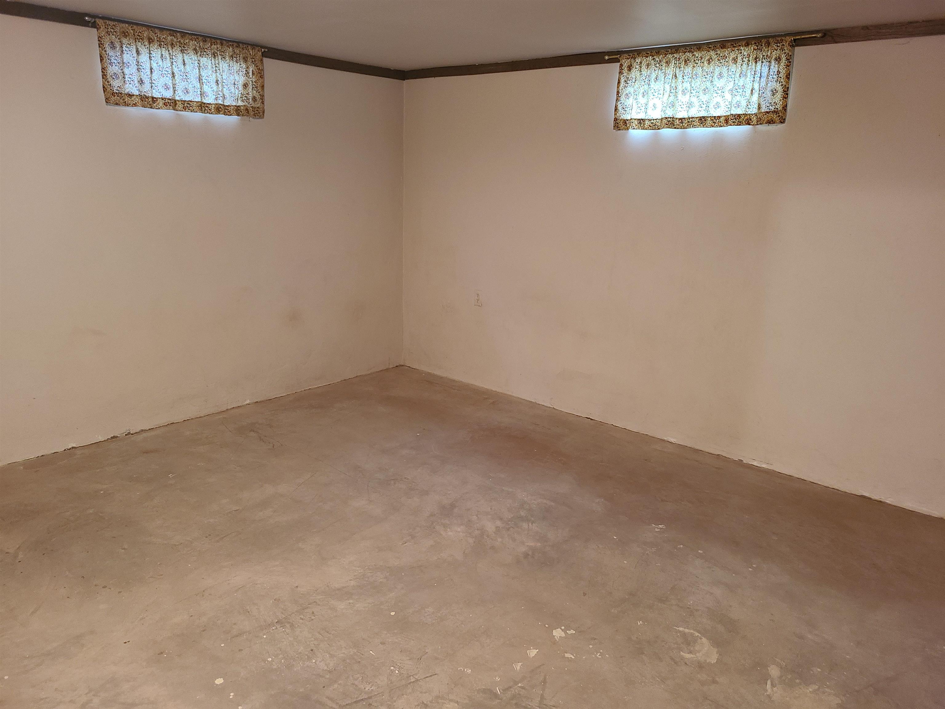 509 N Greenwood Severy KS 67137