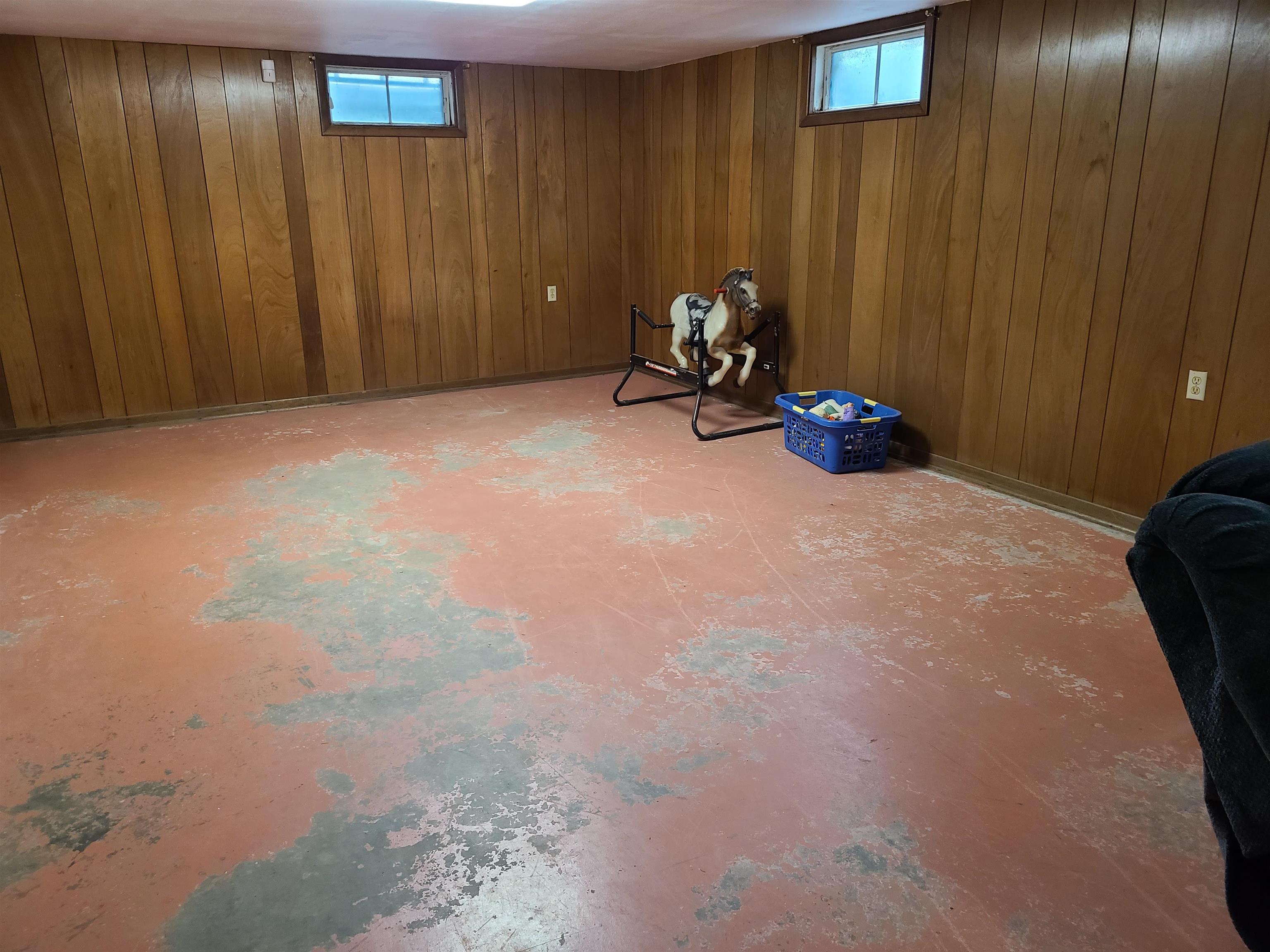 509 N Greenwood Severy KS 67137